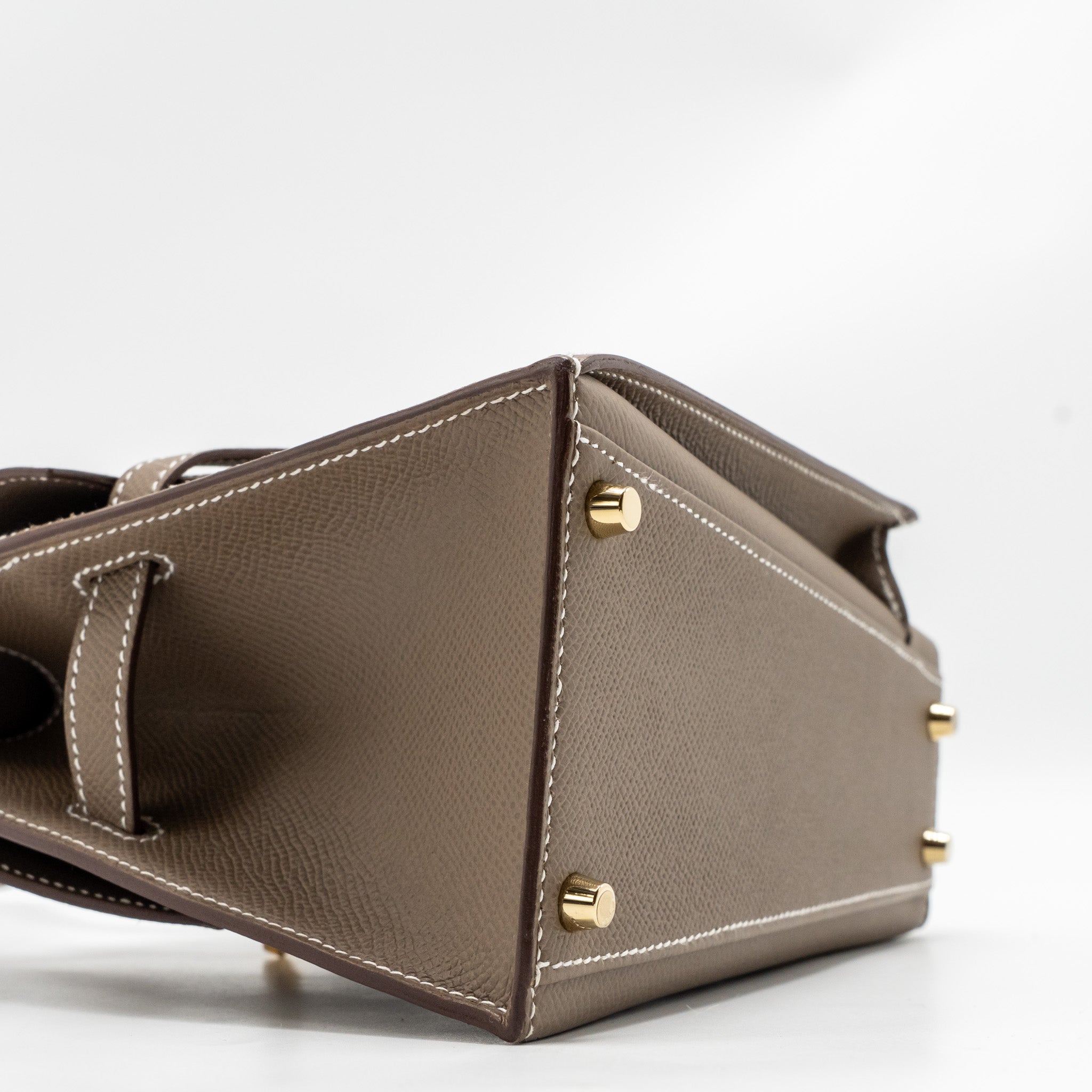 hermes-kelly-sellier-en-desordre-20-epsom-etoupe-ghw-stamp-b