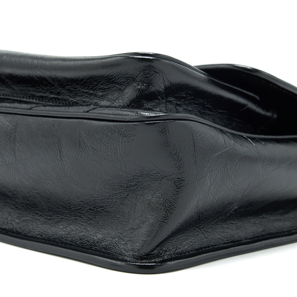 saint-laurent-ysl-niki-baby-bag-black-with-black-hardware