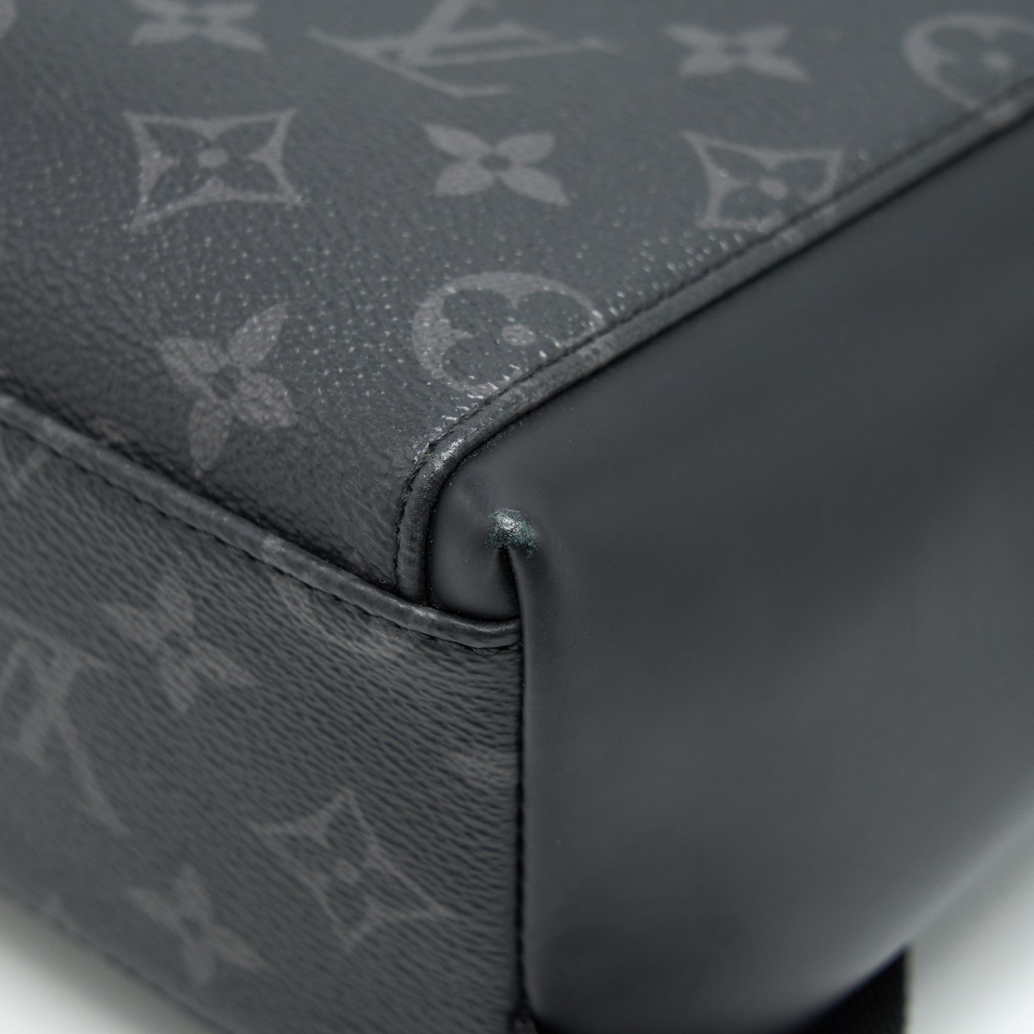 louis-vuitton-messenger-pm-voyager-monogram