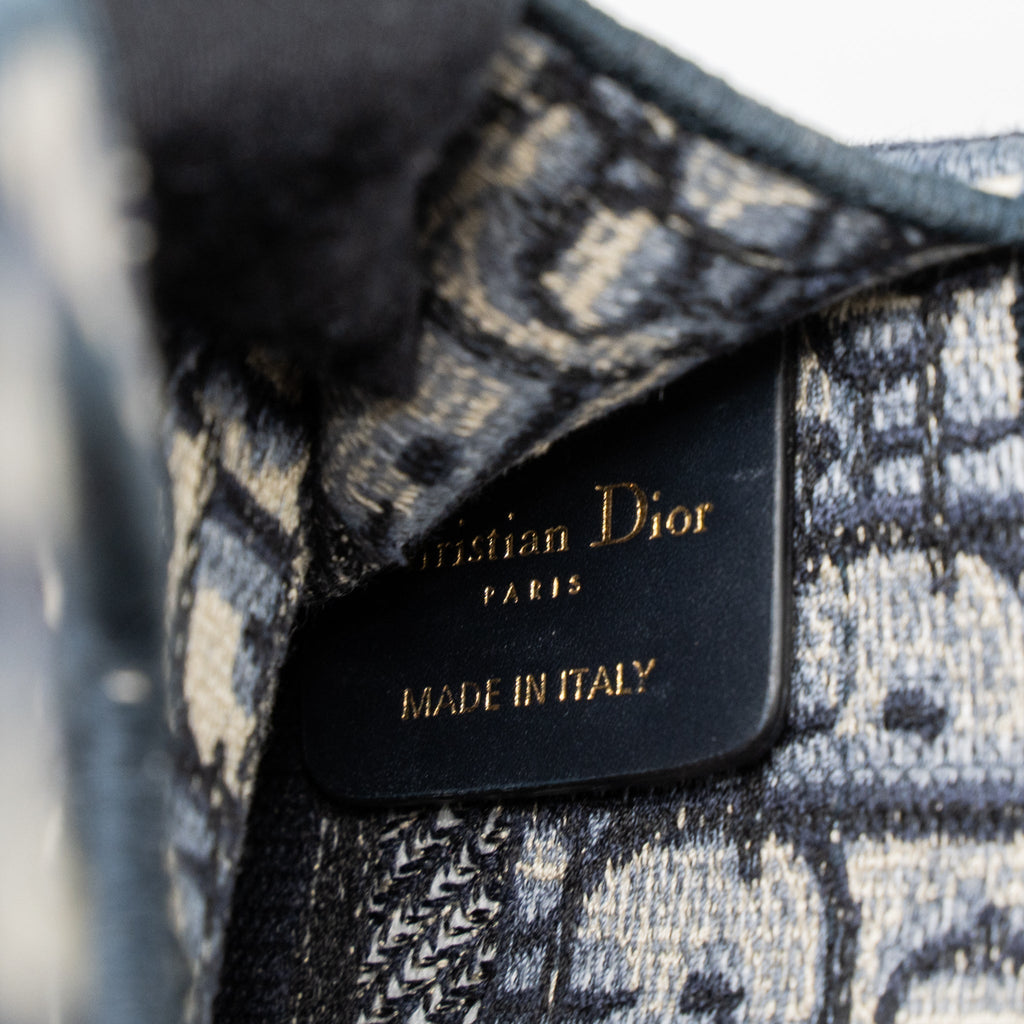 dior-mini-book-tote-blue-oblique-embroidery-1