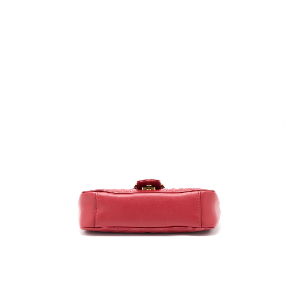 gucci-small-gg-marmont-matelasse-shoulder-bag-calfskin-red-ghw