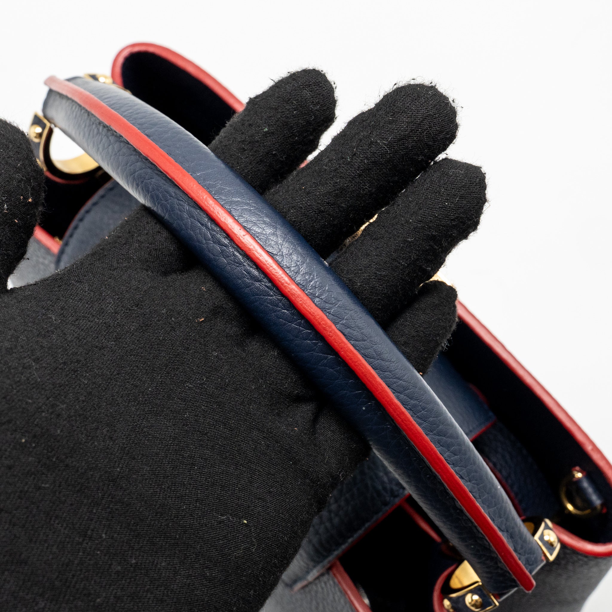 lv-capucines-black