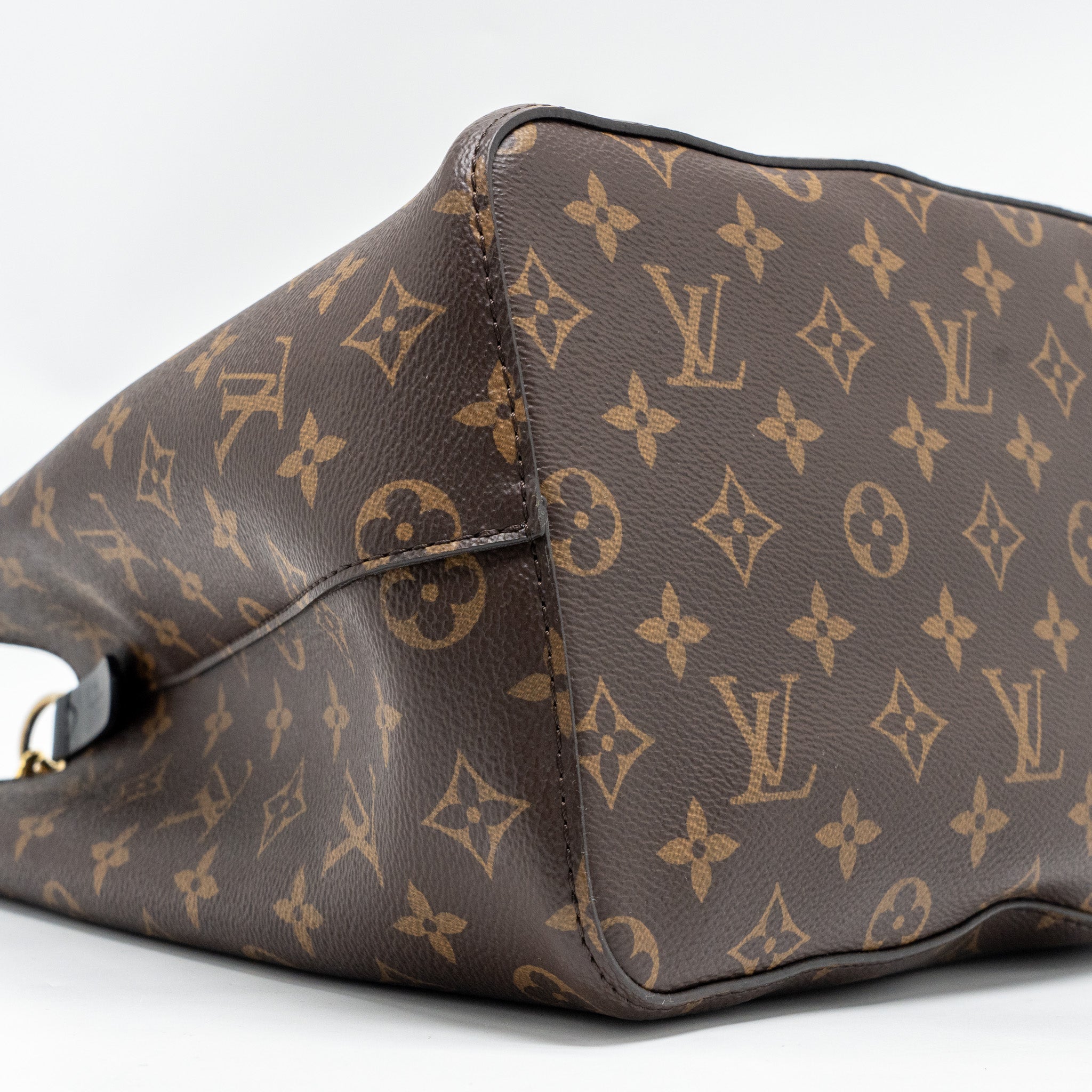 louis-vuitton-neo-noe-monogram-canvas-black-ghw-3