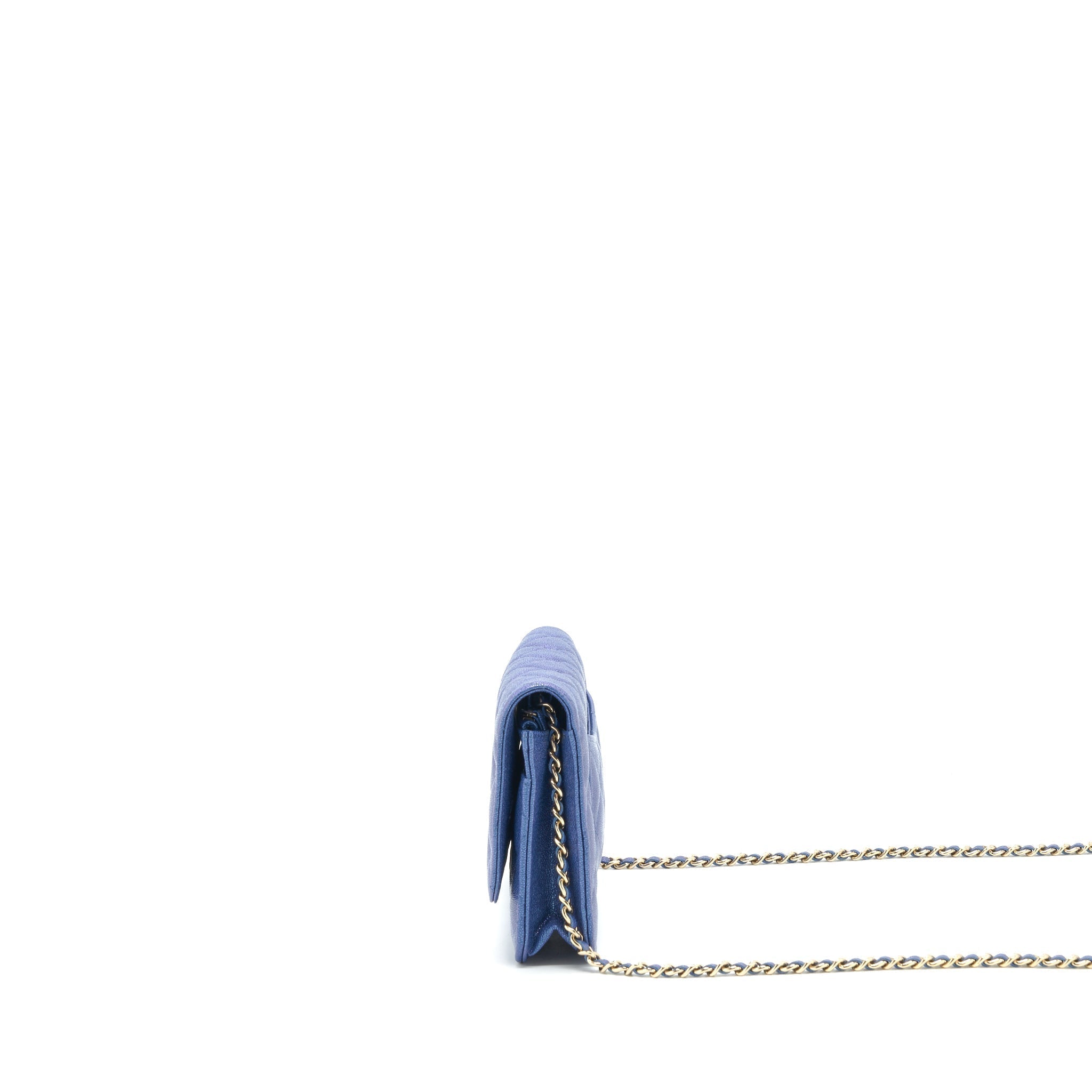 chanel-classic-wallet-on-chain-caviar-iridescent-blue-lghw