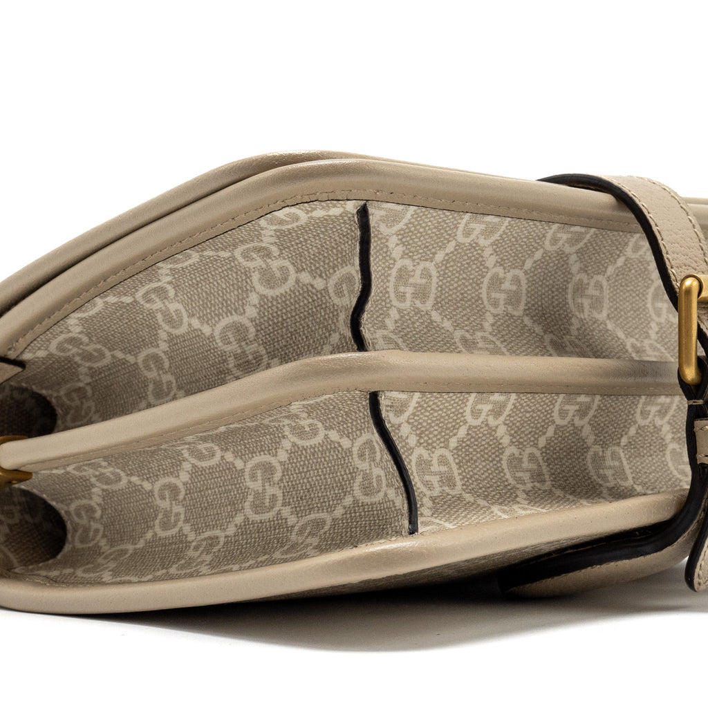 gucci-interlock-gg-logo-crossbody-messanger-bag-canvas-calfskin-light-grey-ghw