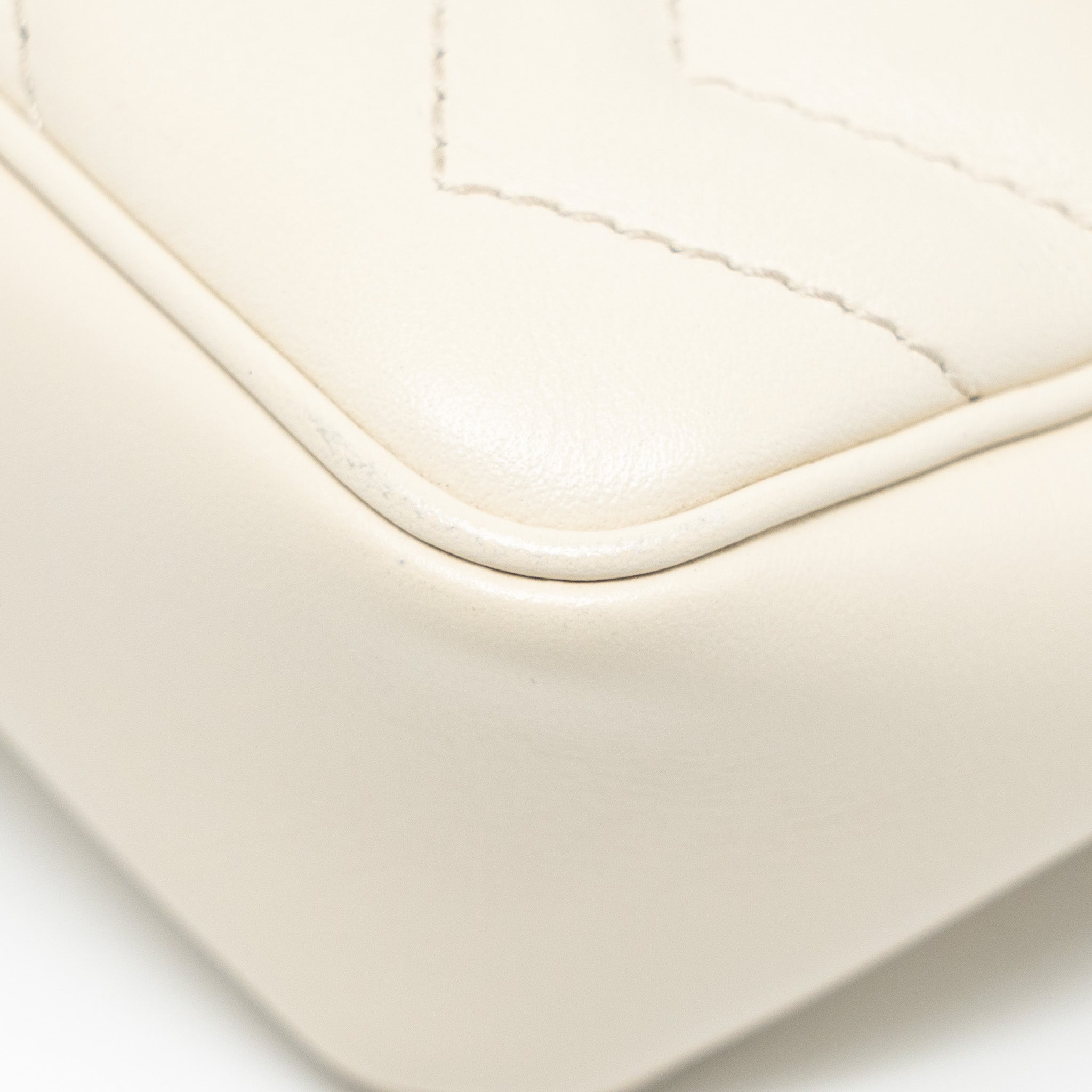 gucci-gg-marmont-super-mini-calfskin-white-ghw-1