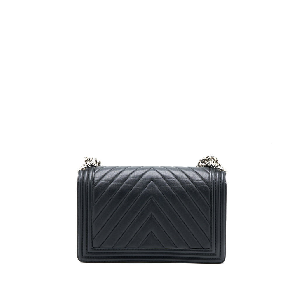 chanel-new-medium-boy-bag-chevron-lambskin-black-shw