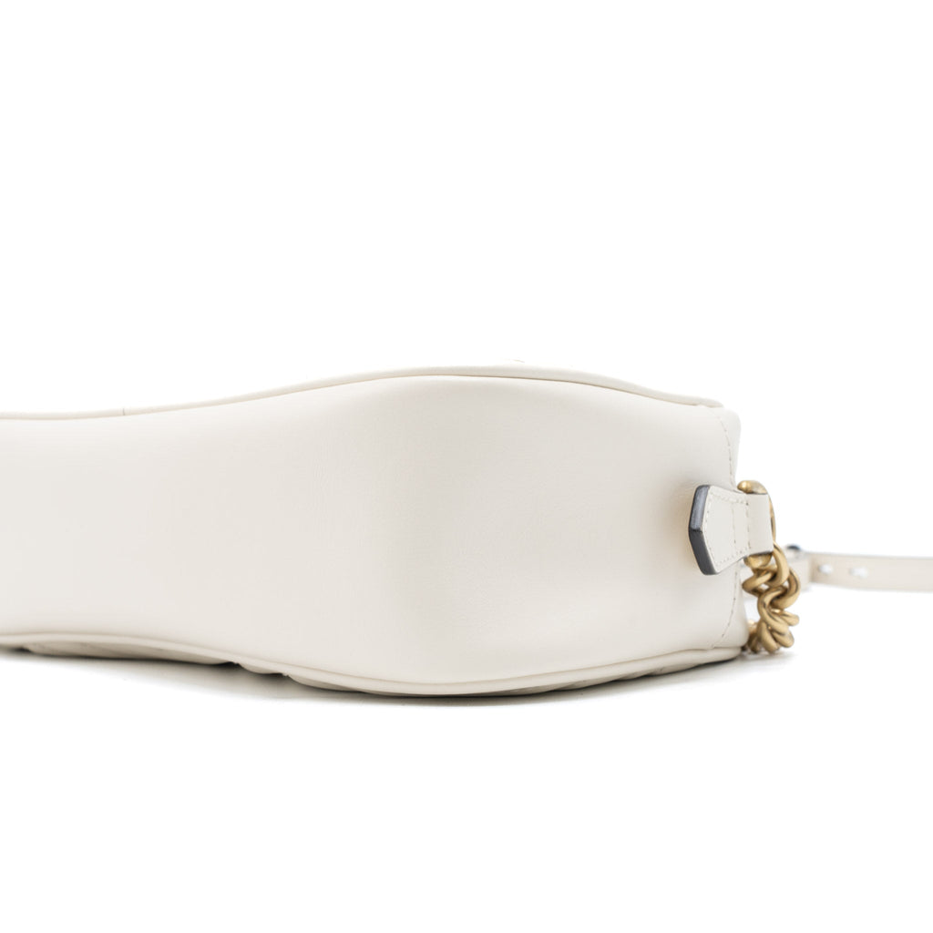 gucci-gg-marmont-camera-shoulder-bag-calfskin-white-ghw