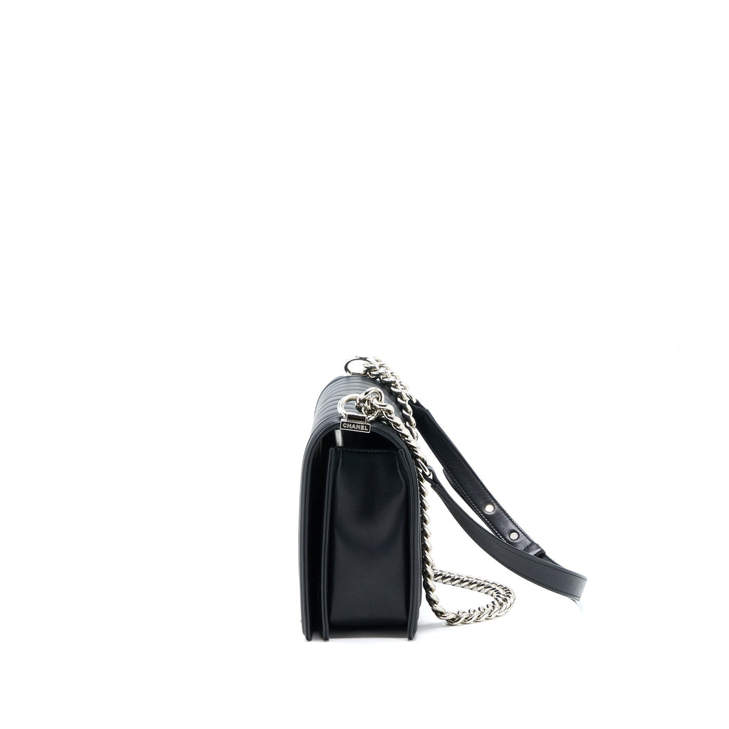 chanel-new-medium-boy-bag-chevron-lambskin-black-shw