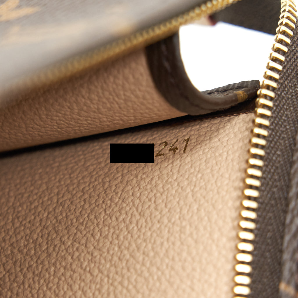 louis-vuitton-toiletry-pochette-26-monogram-canvas