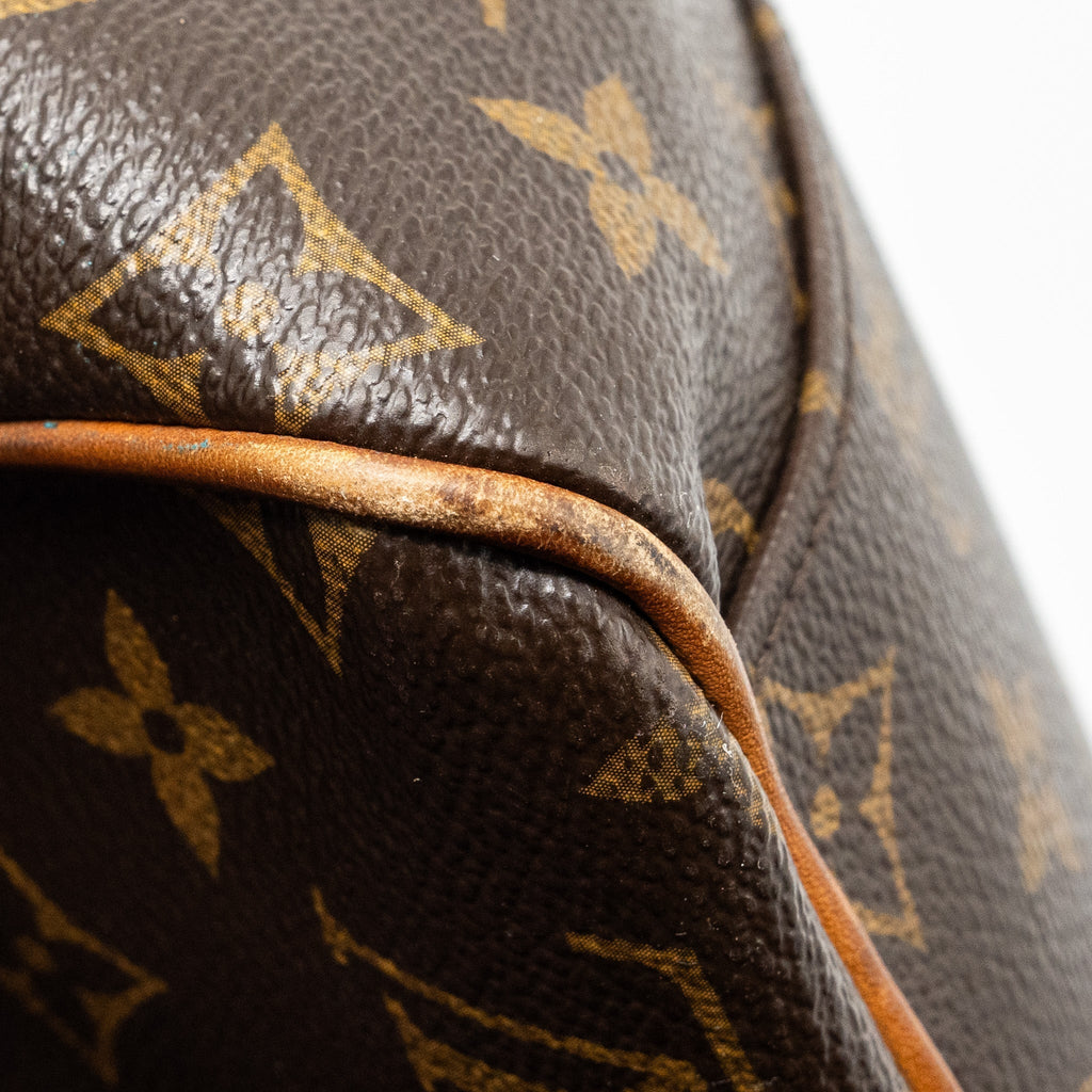 louis-vuitton-men-s-messenger-bag-monogram-ghw