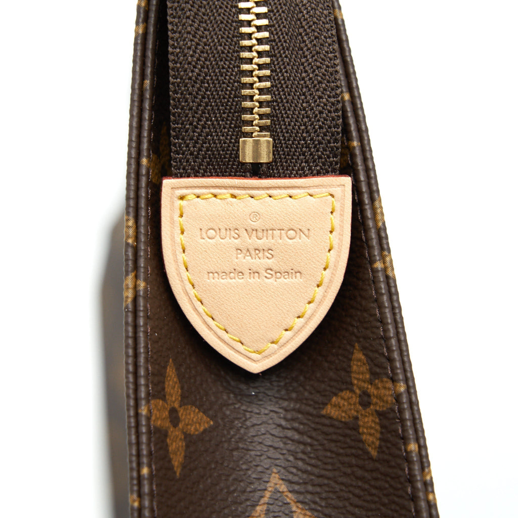 louis-vuitton-toiletry-pochette-26-monogram-canvas