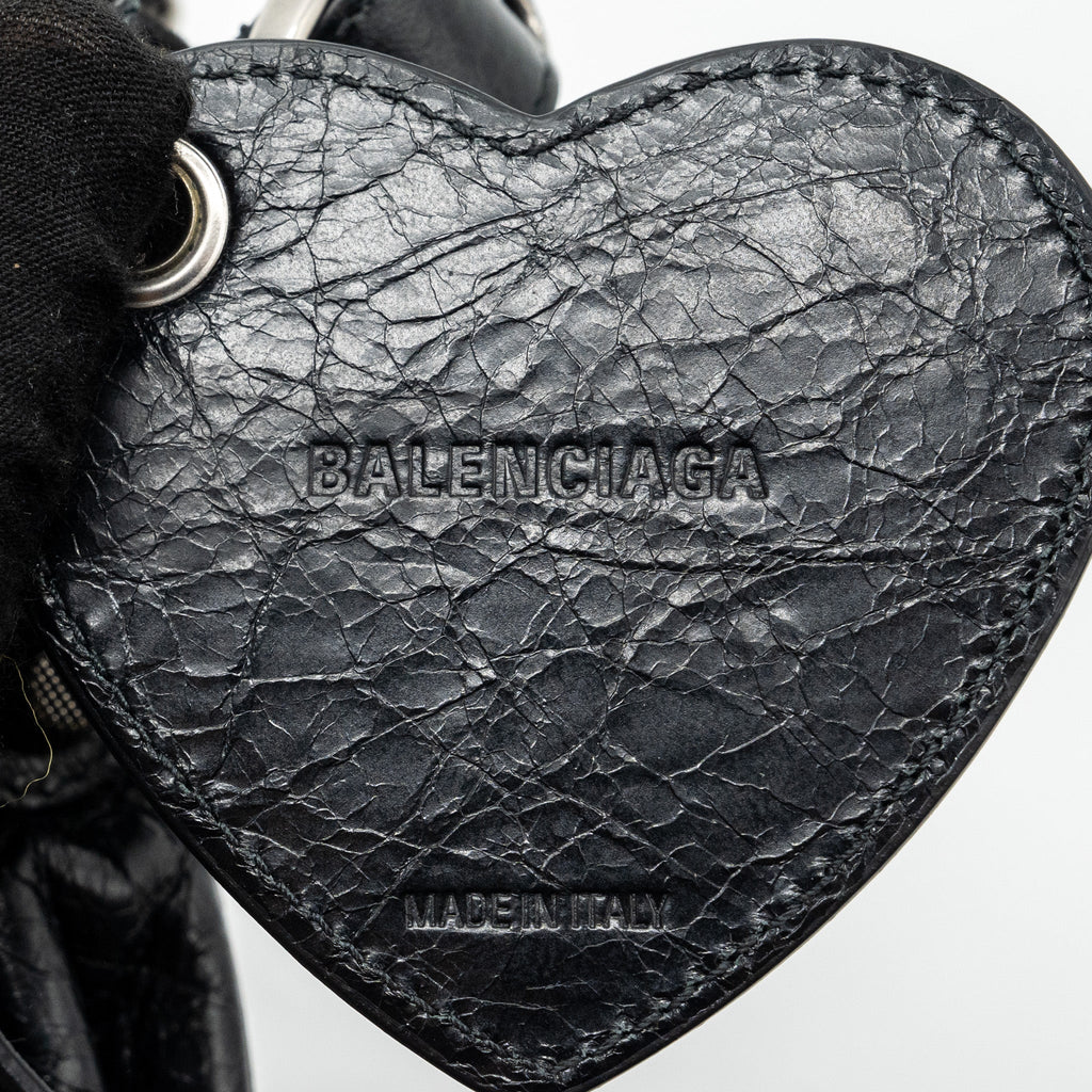 balenciaga-le-cargole-small-shoulder-bag-lambskin-black-shw
