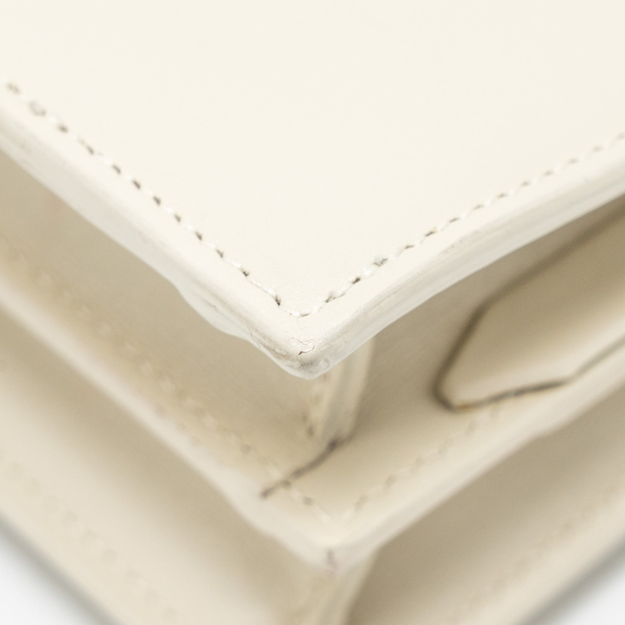 saint-laurent-ysl-cassandra-chain-wallet-calfskin-white-ghw