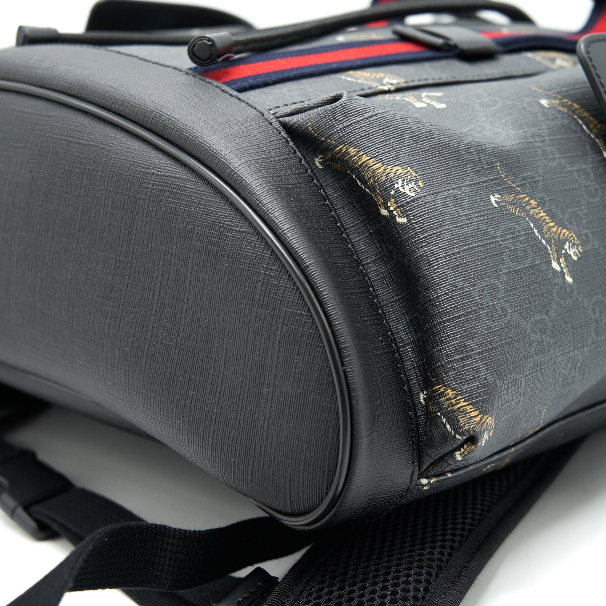 gucci-bestiary-backpack-with-tigers