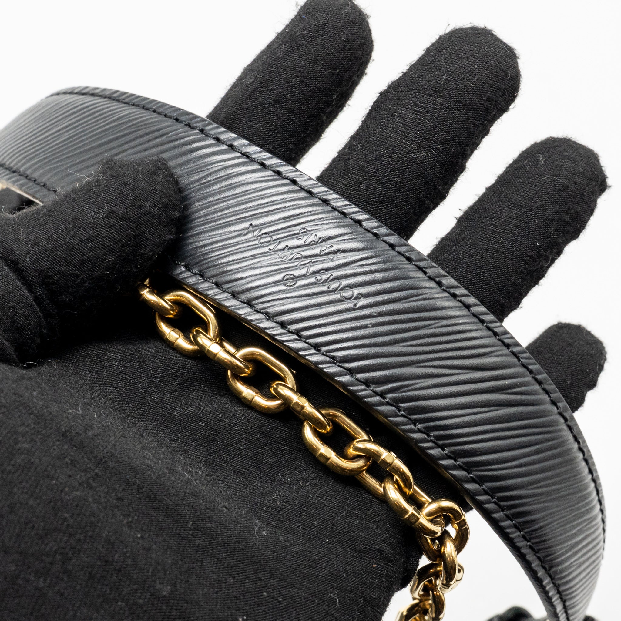 louis-vuitton-love-lock-twist-mm-epi-black-multicolour-hardware