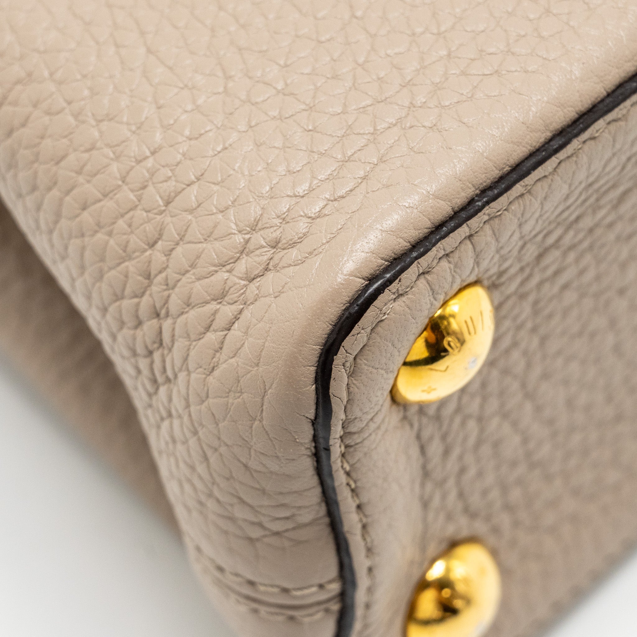 louis-vuitton-capucines-bb-taurillon-light-grey-ghw