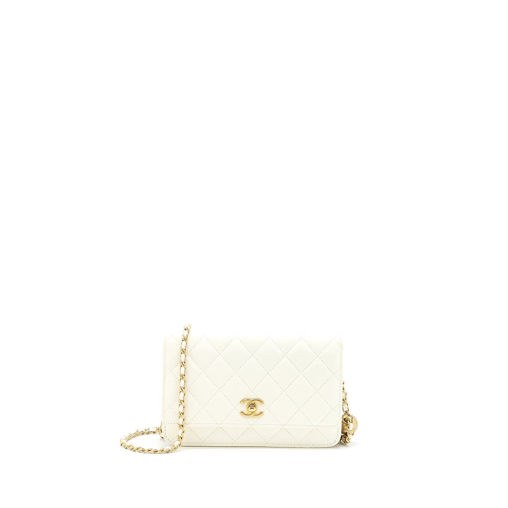 chanel-pearl-crush-wallet-on-chain-lambskin-white-ghw-microchip-1