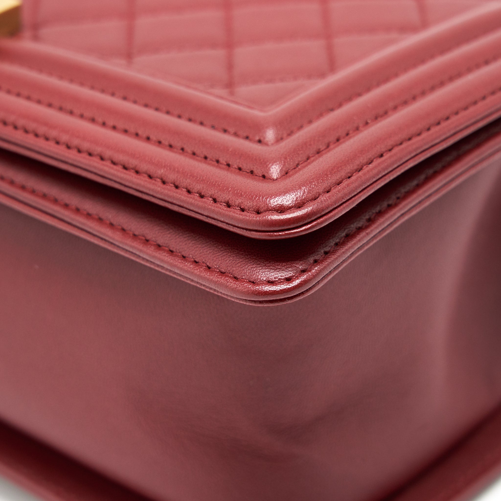 chanel-medium-boy-bag-lambskin-burgundy-red-ghw