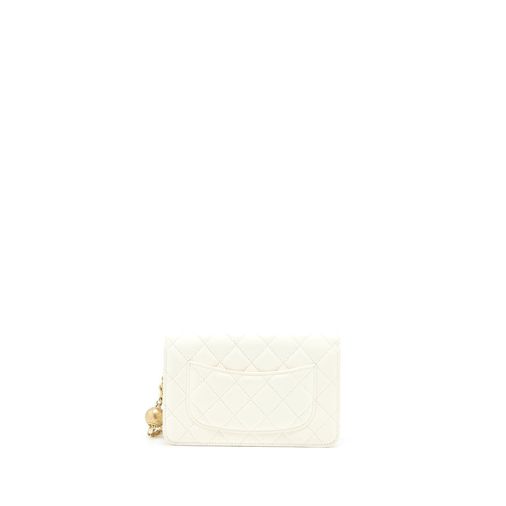 chanel-pearl-crush-wallet-on-chain-lambskin-white-ghw-microchip-1