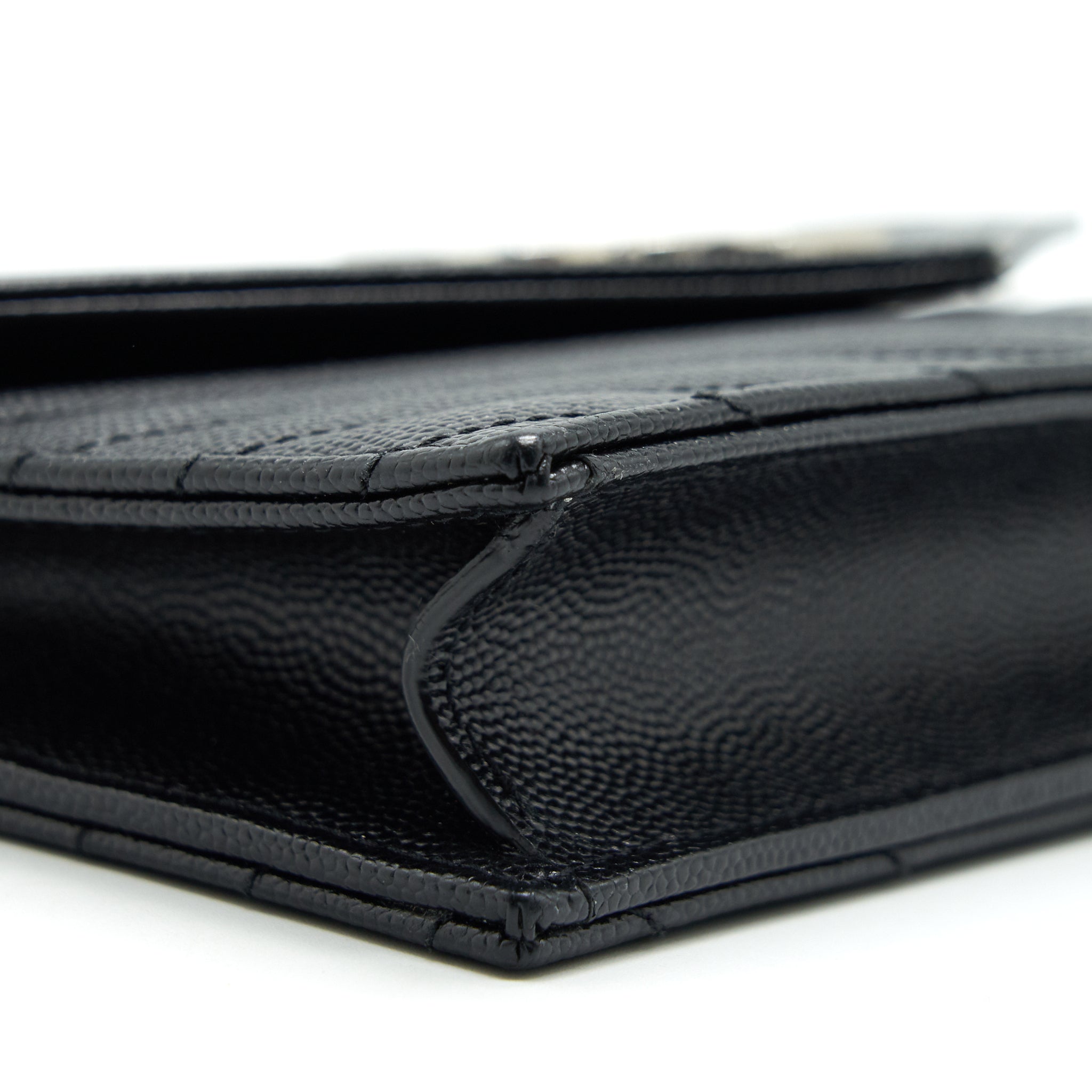 saint-laurent-grained-calfskin-envelope-wallet-on-chain-black-shw