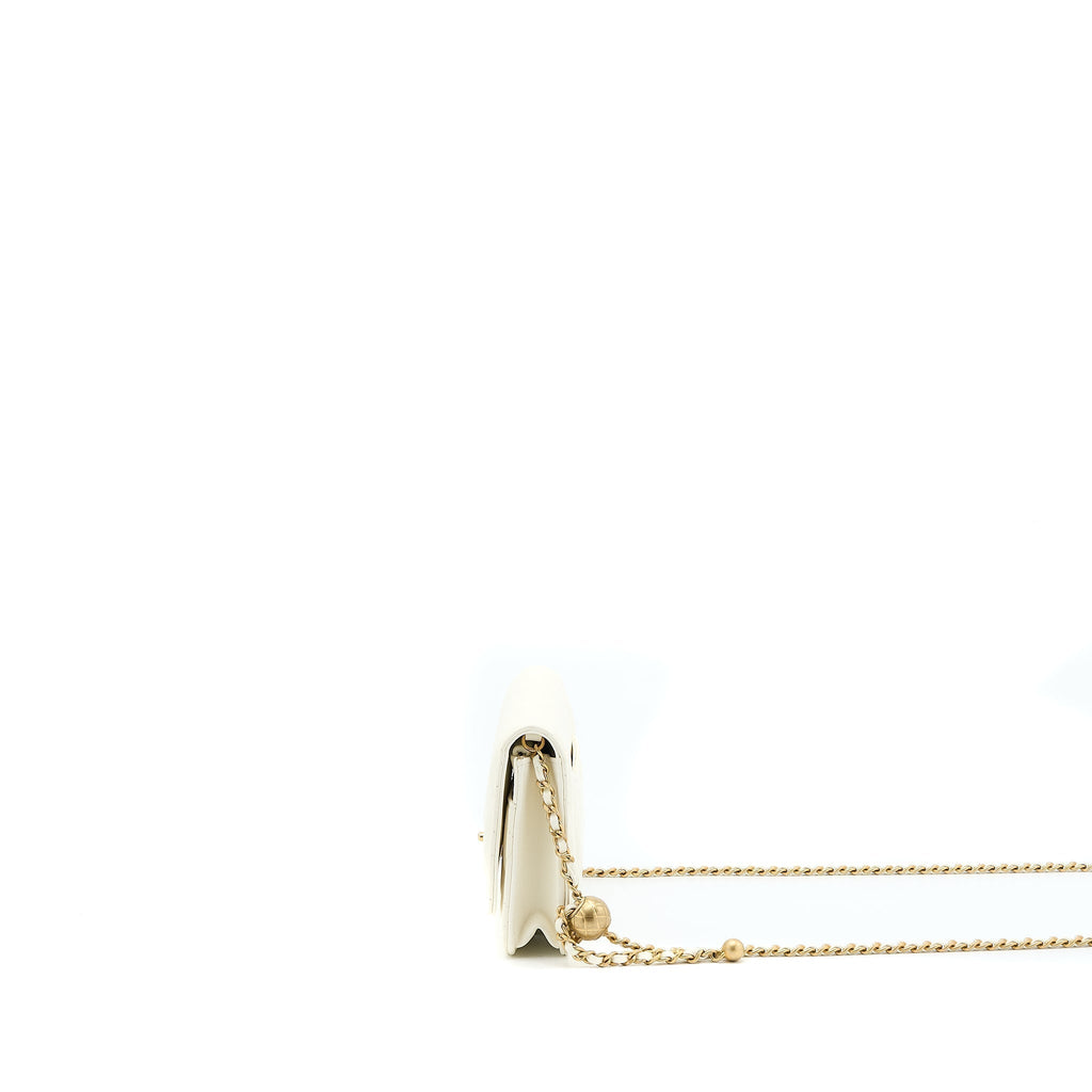 chanel-pearl-crush-wallet-on-chain-lambskin-white-ghw-microchip-1
