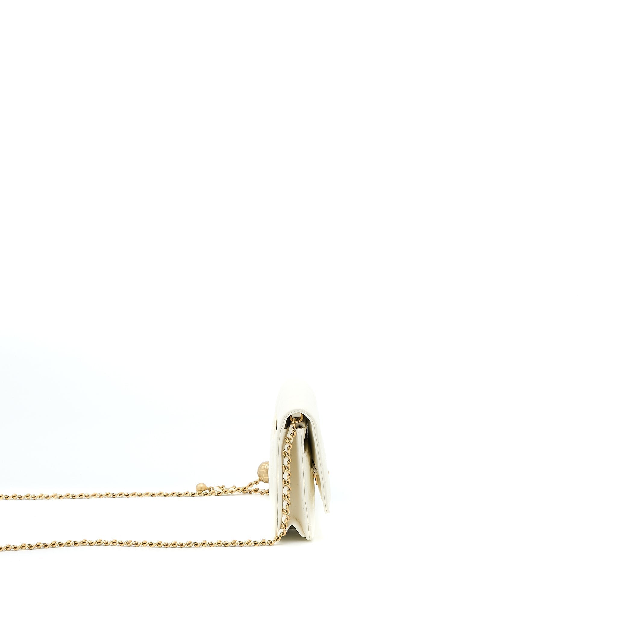 chanel-pearl-crush-wallet-on-chain-lambskin-white-ghw-microchip-1