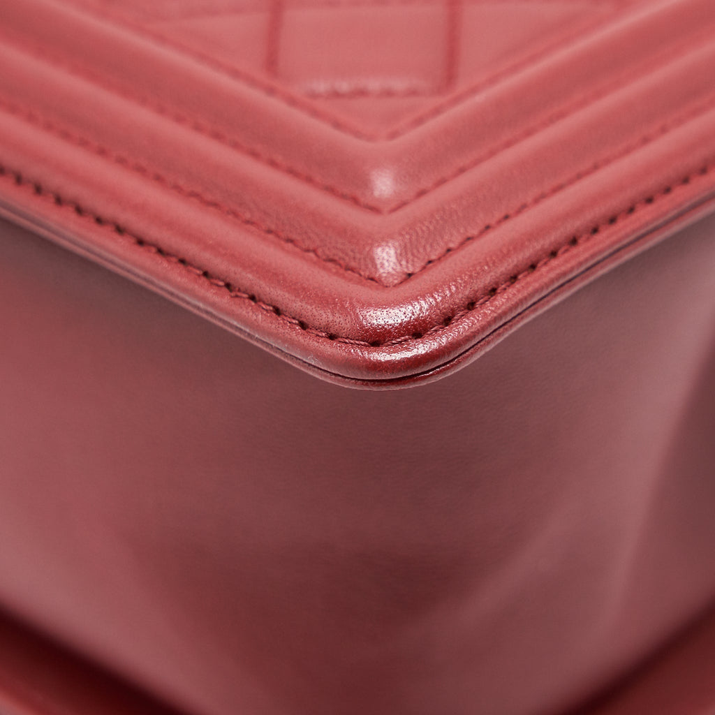 chanel-medium-boy-bag-lambskin-burgundy-red-ghw