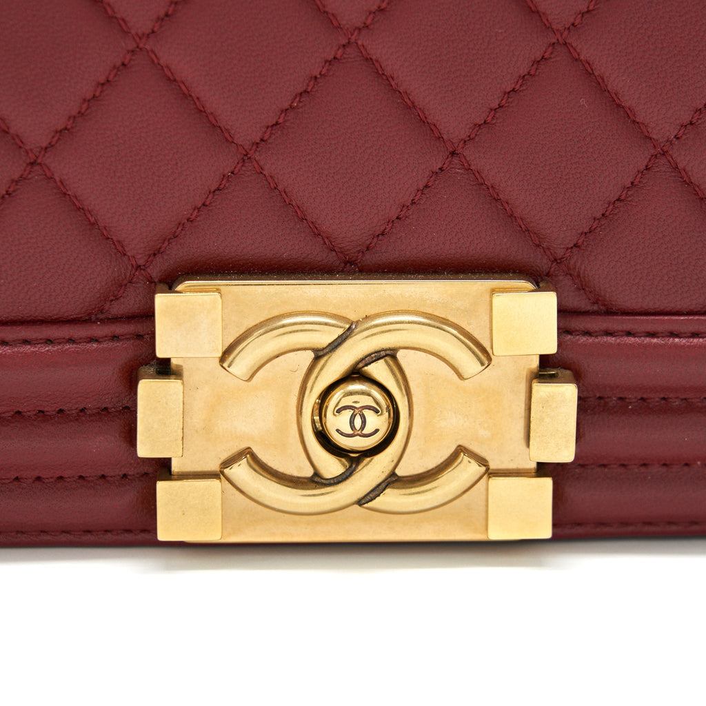 chanel-medium-boy-bag-lambskin-burgundy-red-ghw