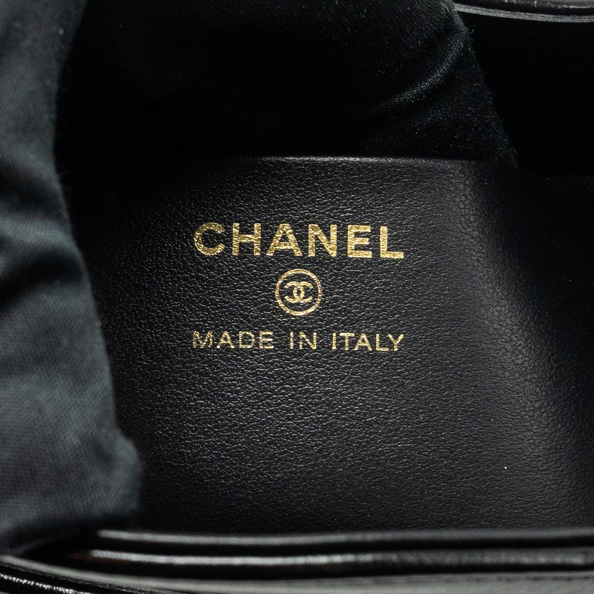 chanel-mini-31-clutch-with-chain-shiny-calfskin-black-lghw