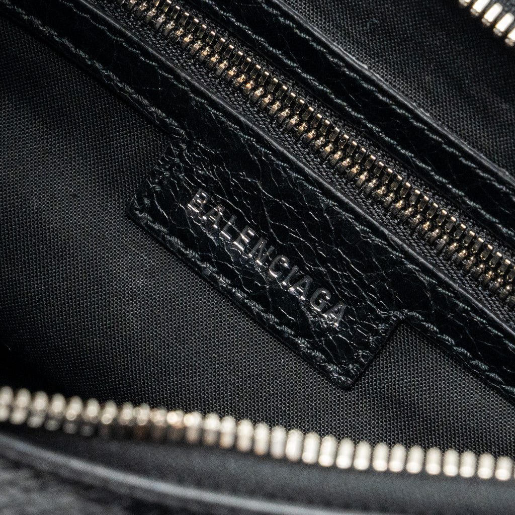 balenciaga-le-cargole-small-shoulder-bag-lambskin-black-shw