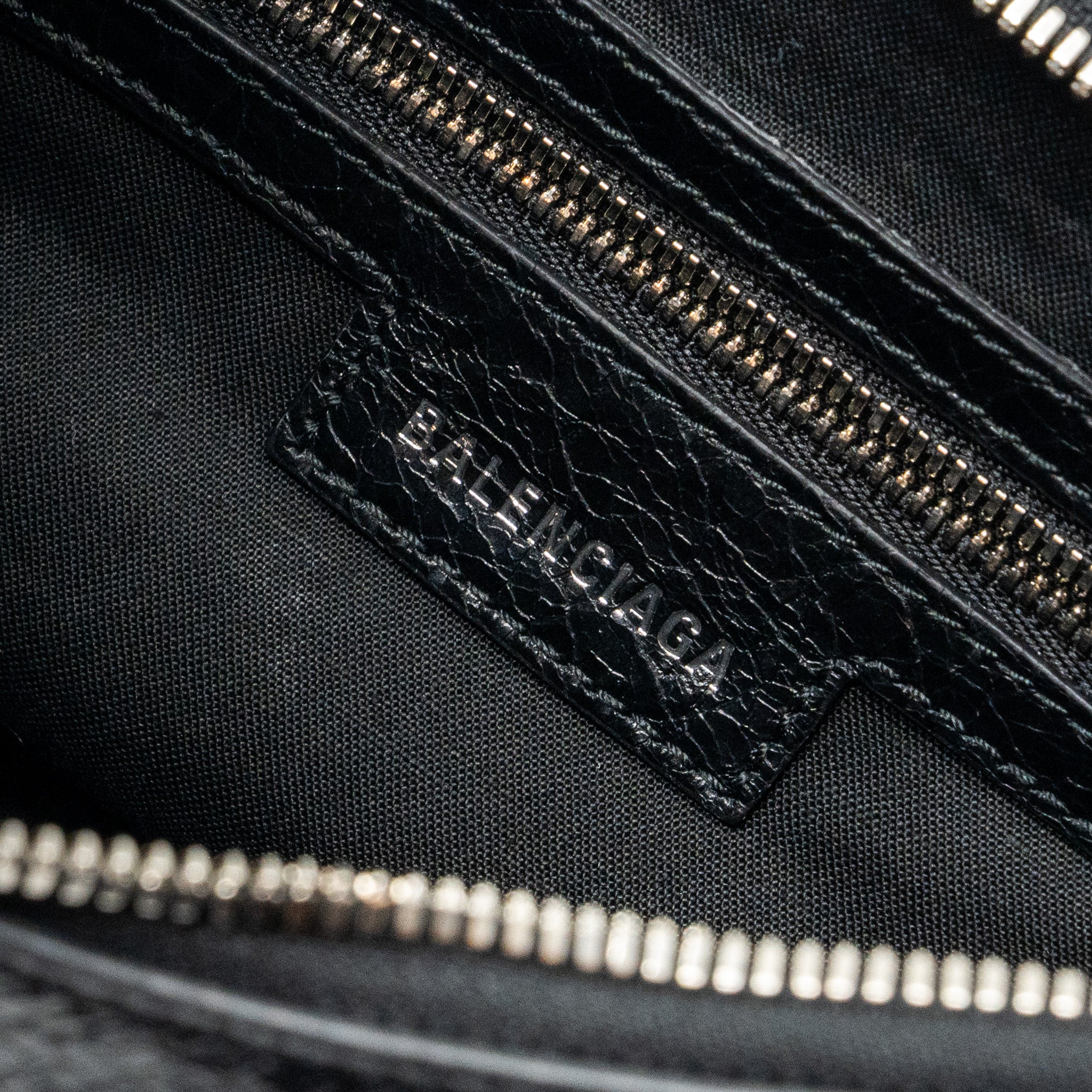 balenciaga-le-cargole-small-shoulder-bag-lambskin-black-shw