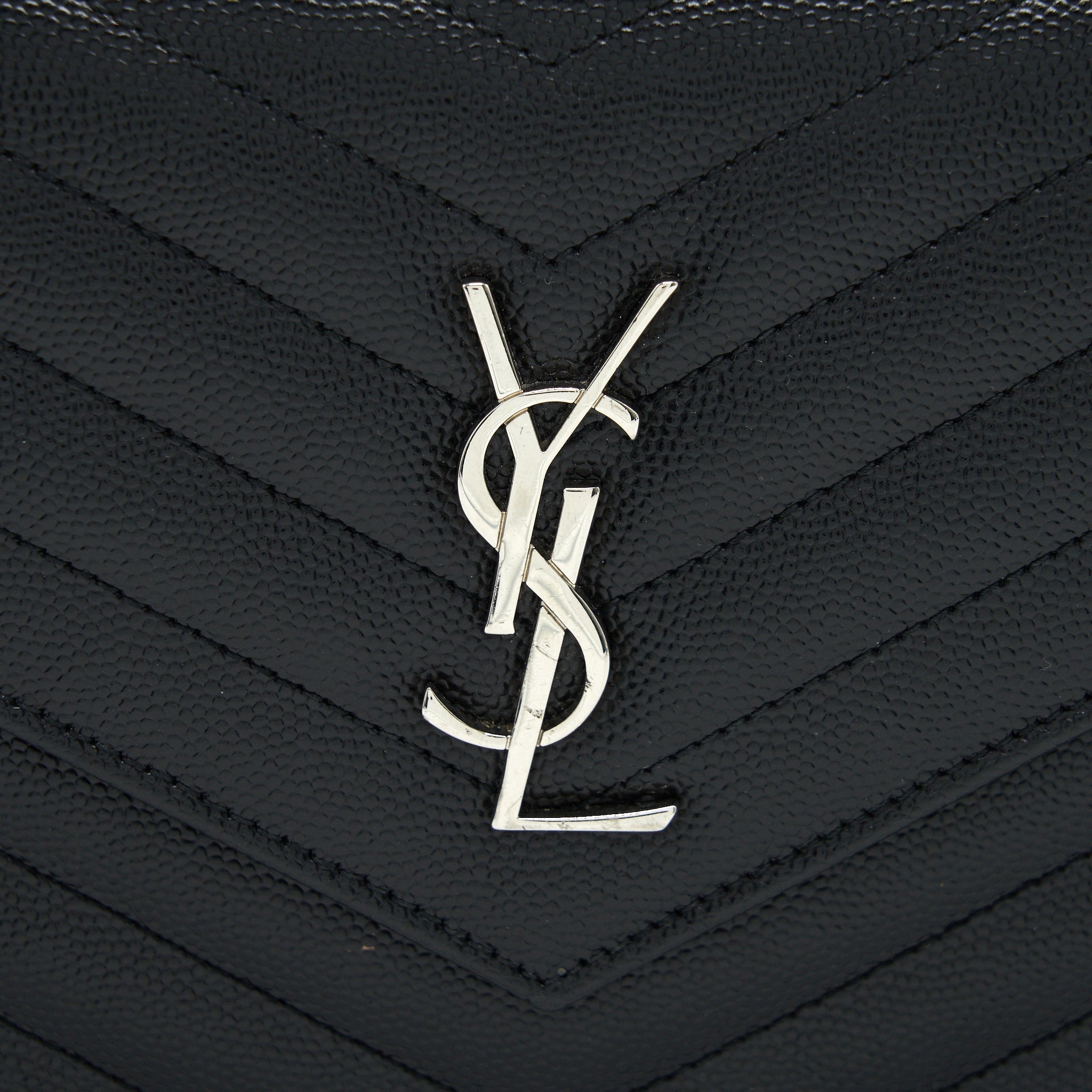 saint-laurent-grained-calfskin-envelope-wallet-on-chain-black-shw