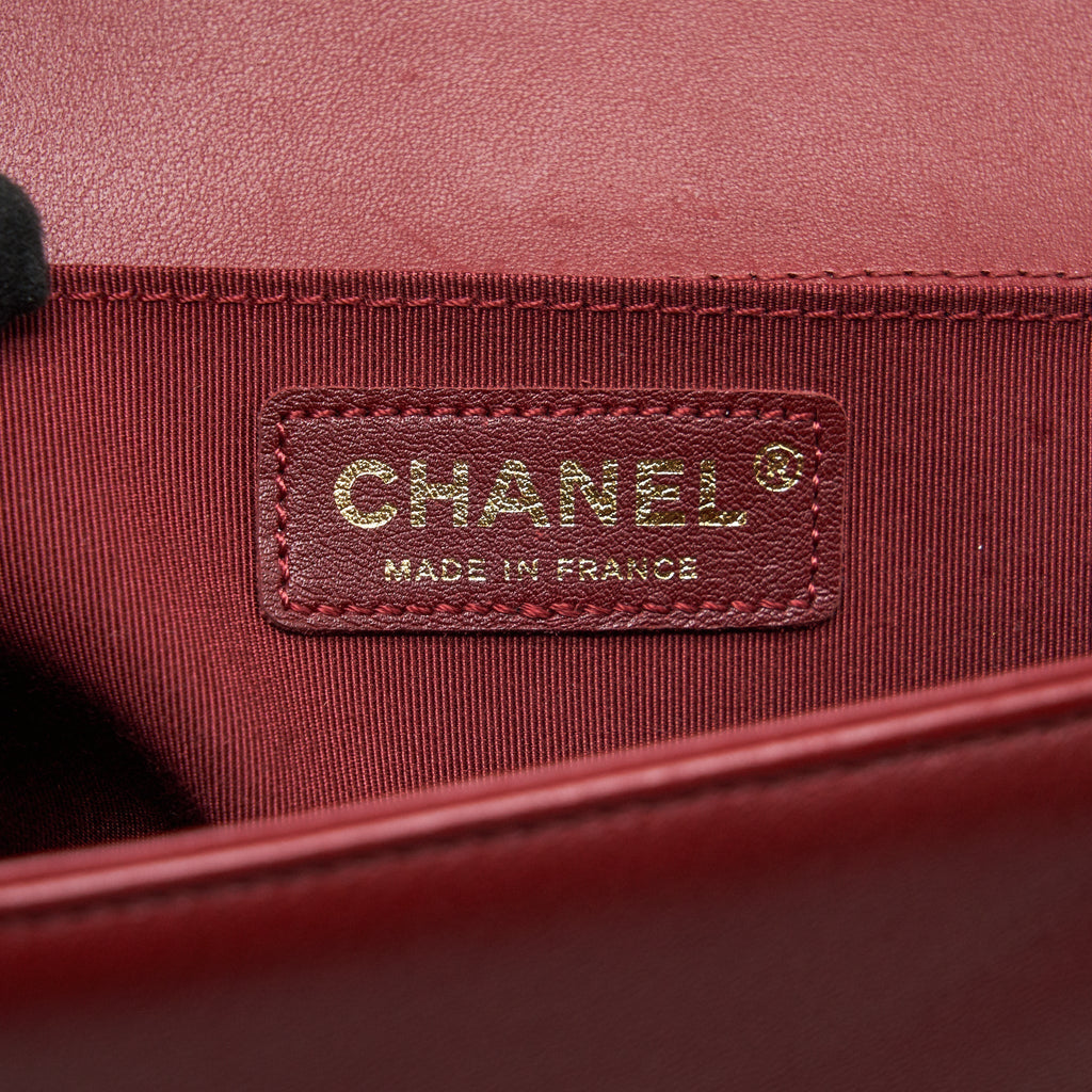 chanel-medium-boy-bag-lambskin-burgundy-red-ghw