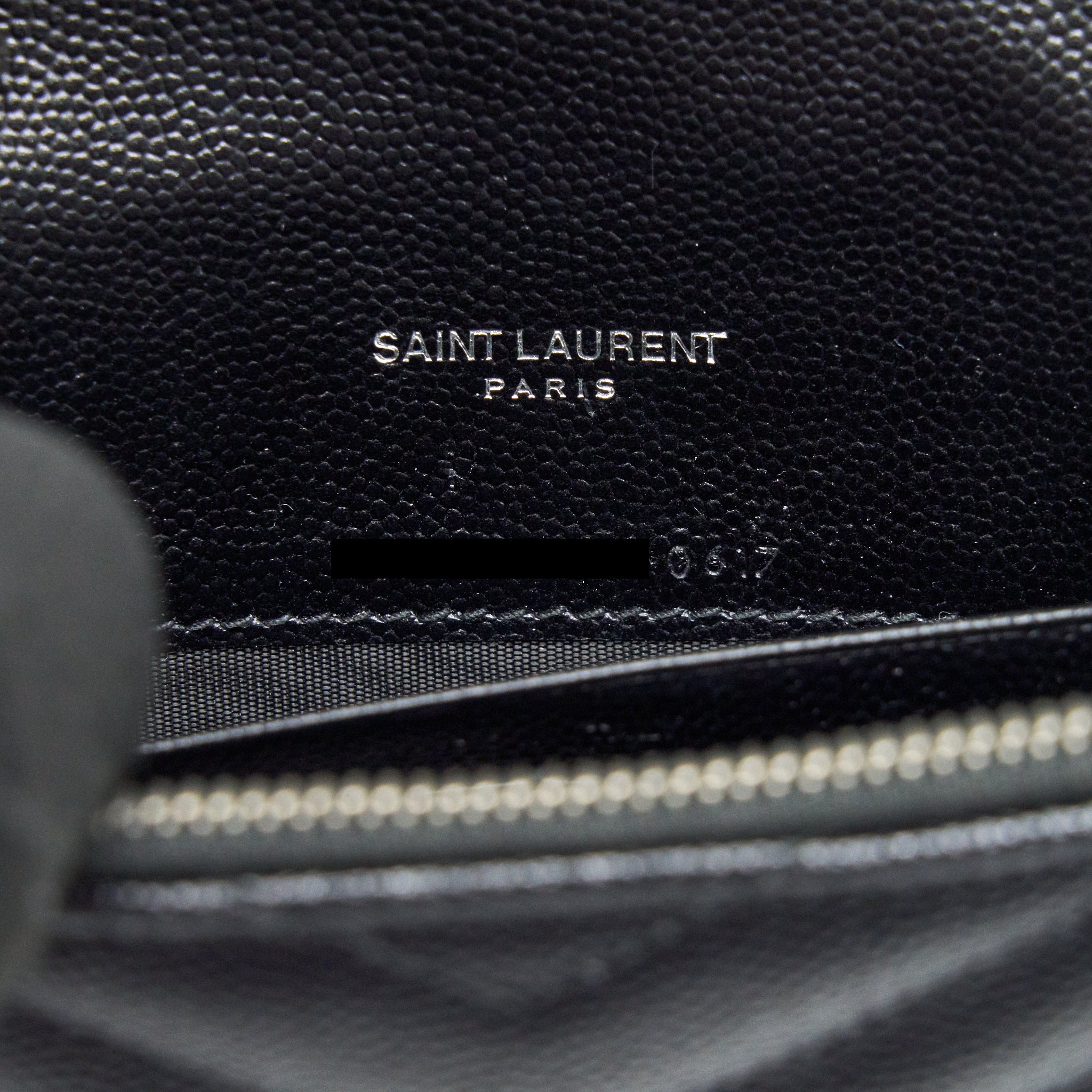 saint-laurent-grained-calfskin-envelope-wallet-on-chain-black-shw