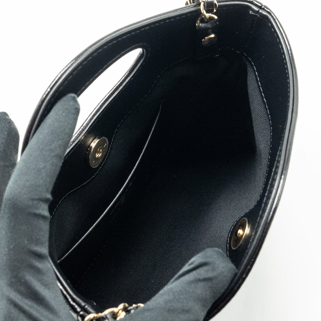chanel-mini-31-clutch-with-chain-shiny-calfskin-black-lghw