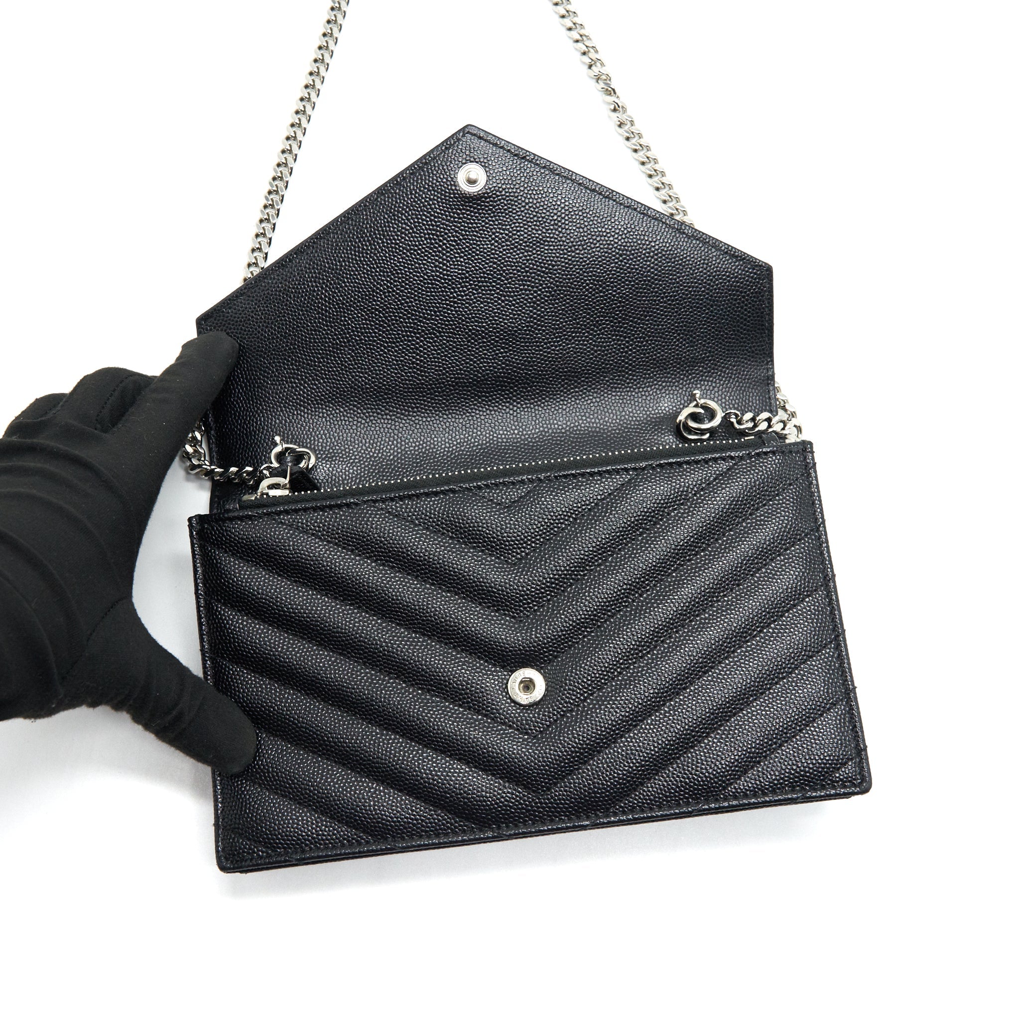 saint-laurent-grained-calfskin-envelope-wallet-on-chain-black-shw