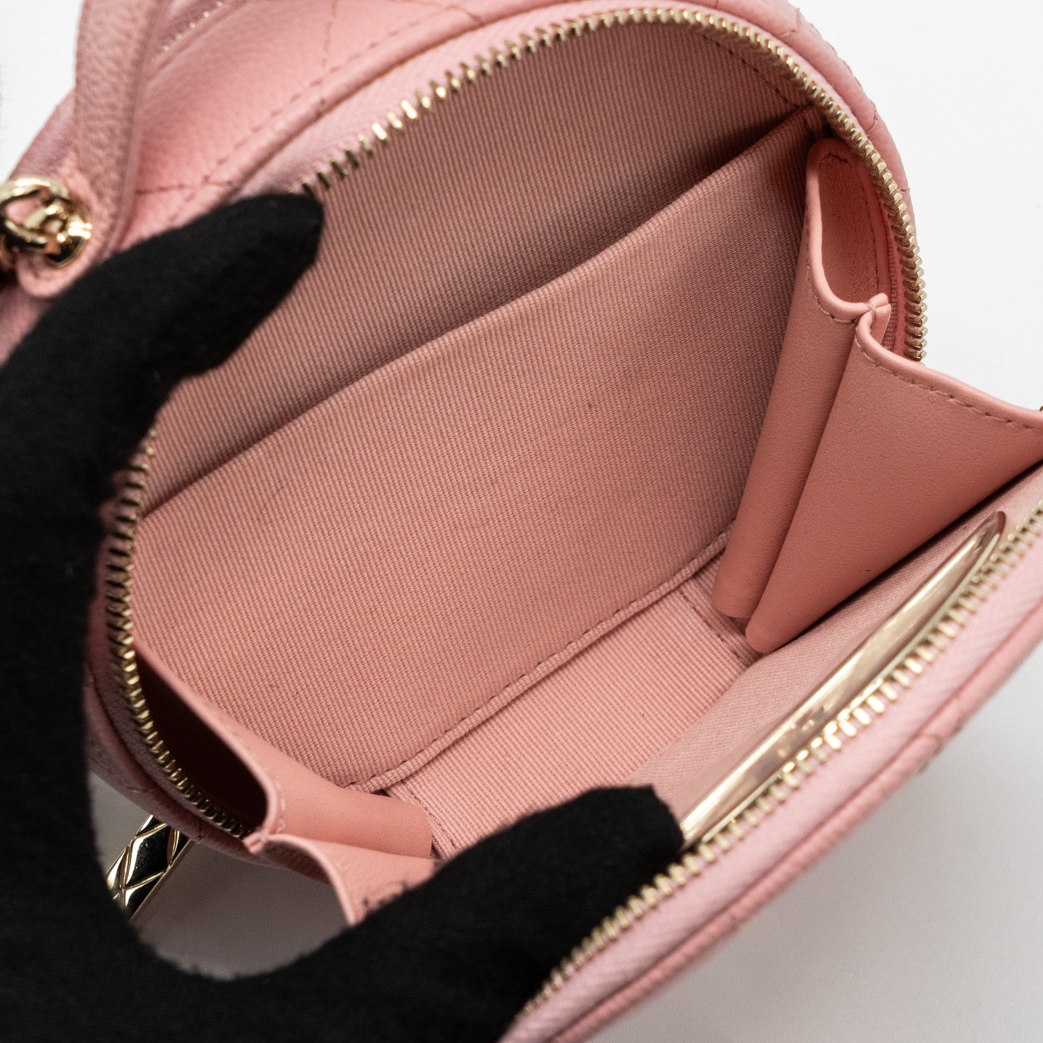 chanel-top-handle-mini-round-vanity-with-chain-caviar-pink-lghw