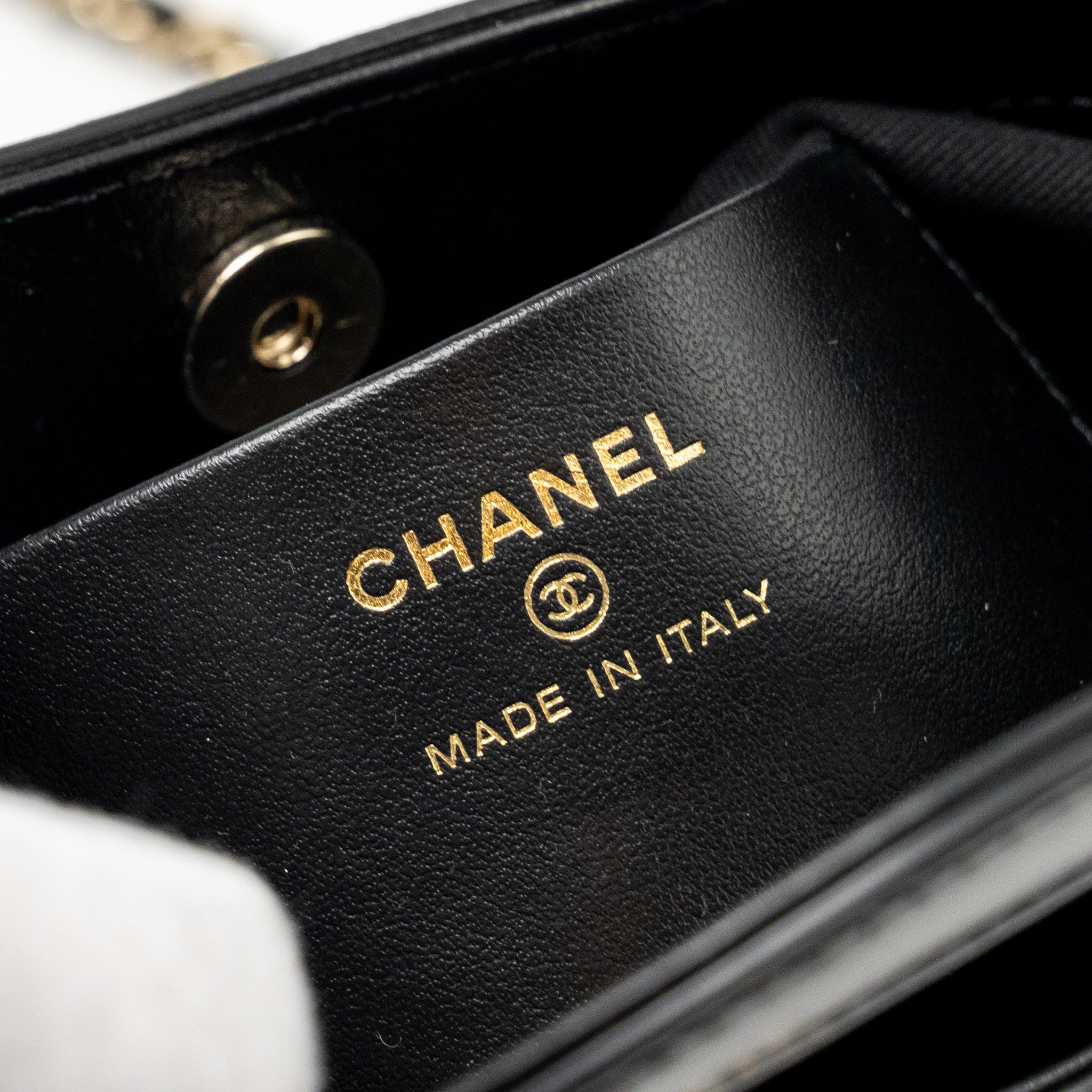 chanel-24c-mini-31-clutch-with-chain-shiny-calfskin-black-lghw-microchip-copy-1