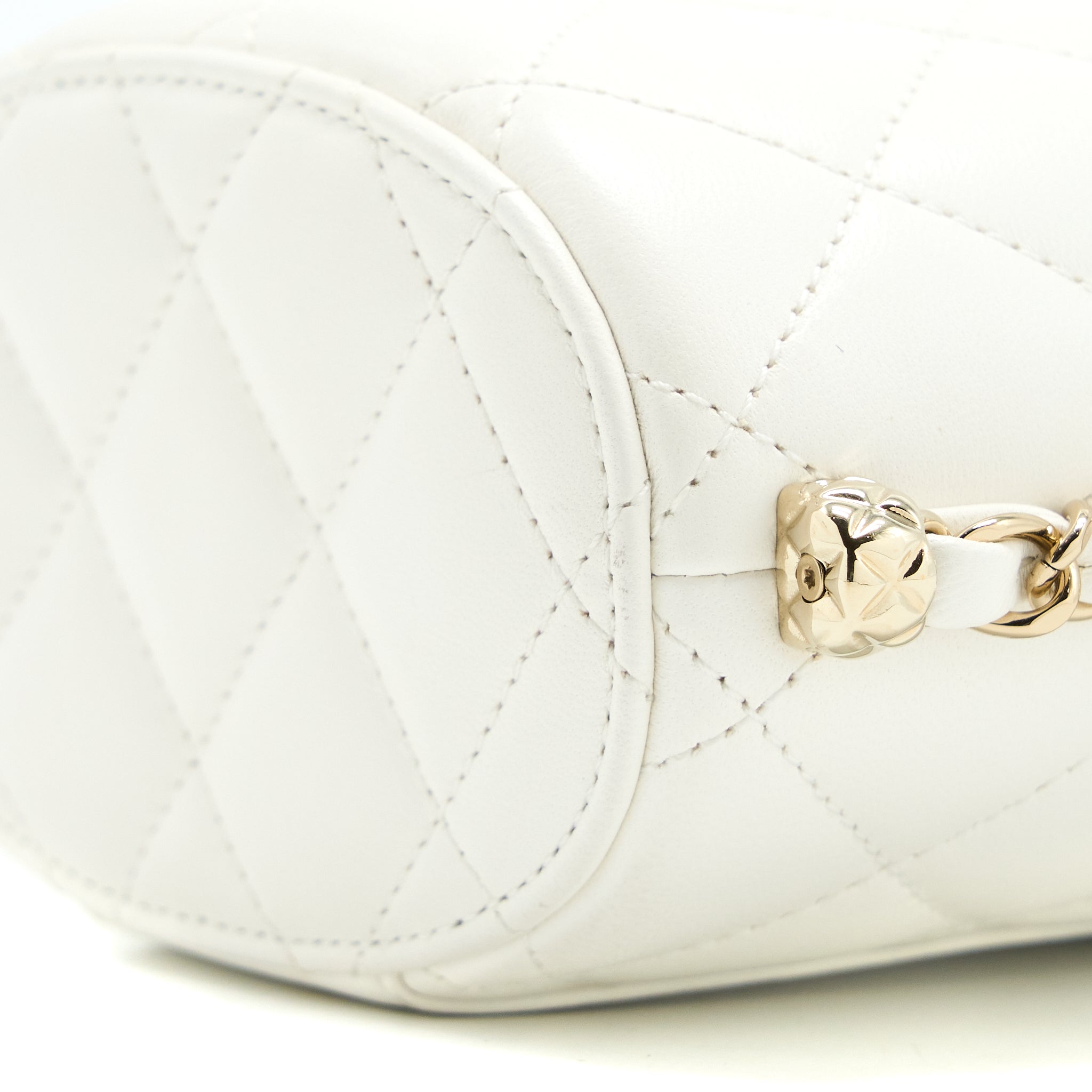 chanel-small-vanity-case-lambskin-white-lghw-microchip