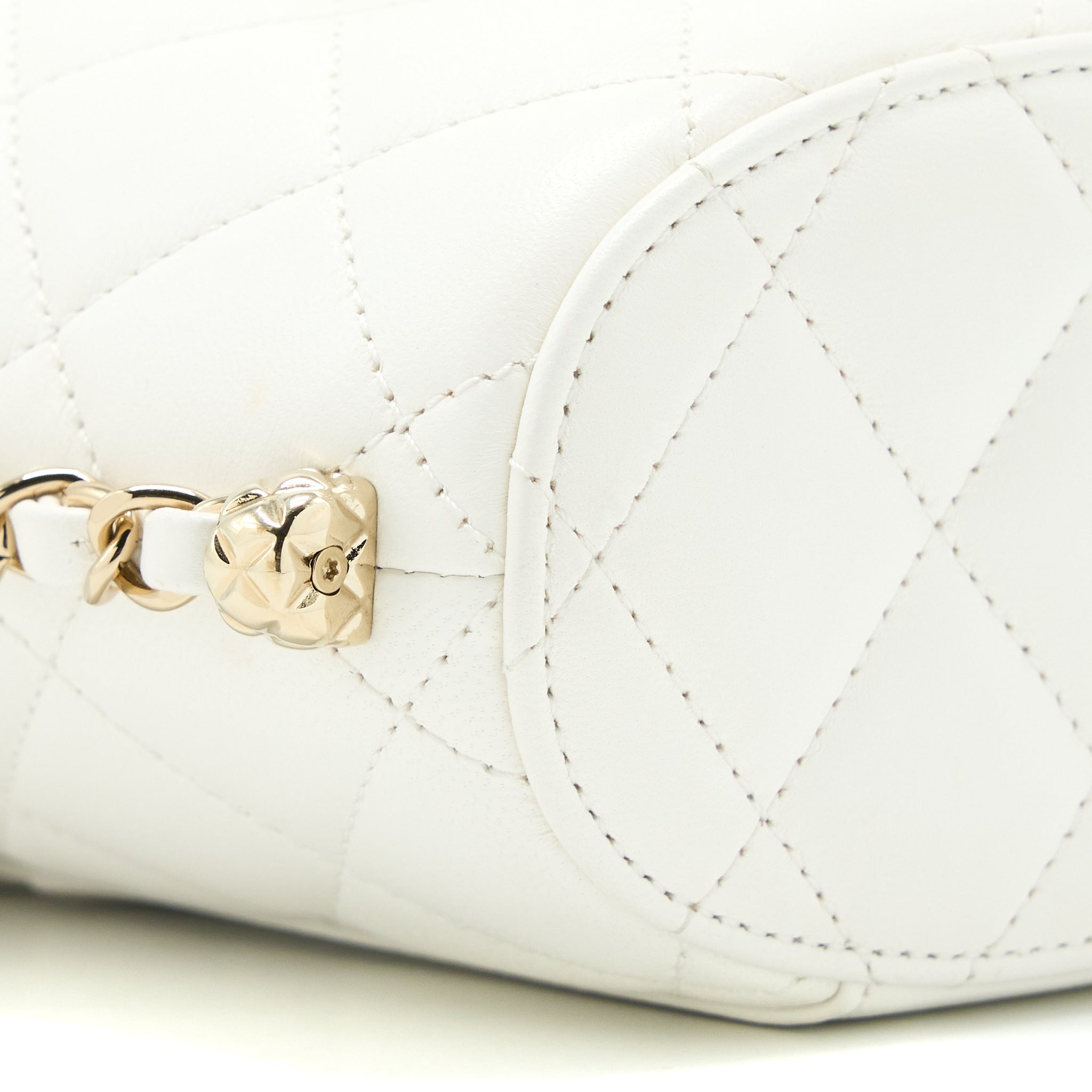 chanel-small-vanity-case-lambskin-white-lghw-microchip