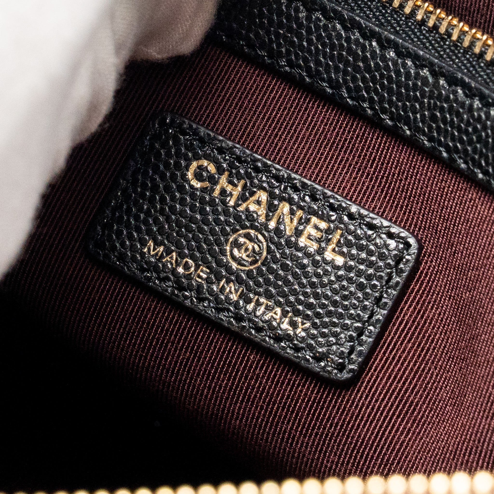 chanel-classic-o-case-pouch-clutch-caviar-black-ghw