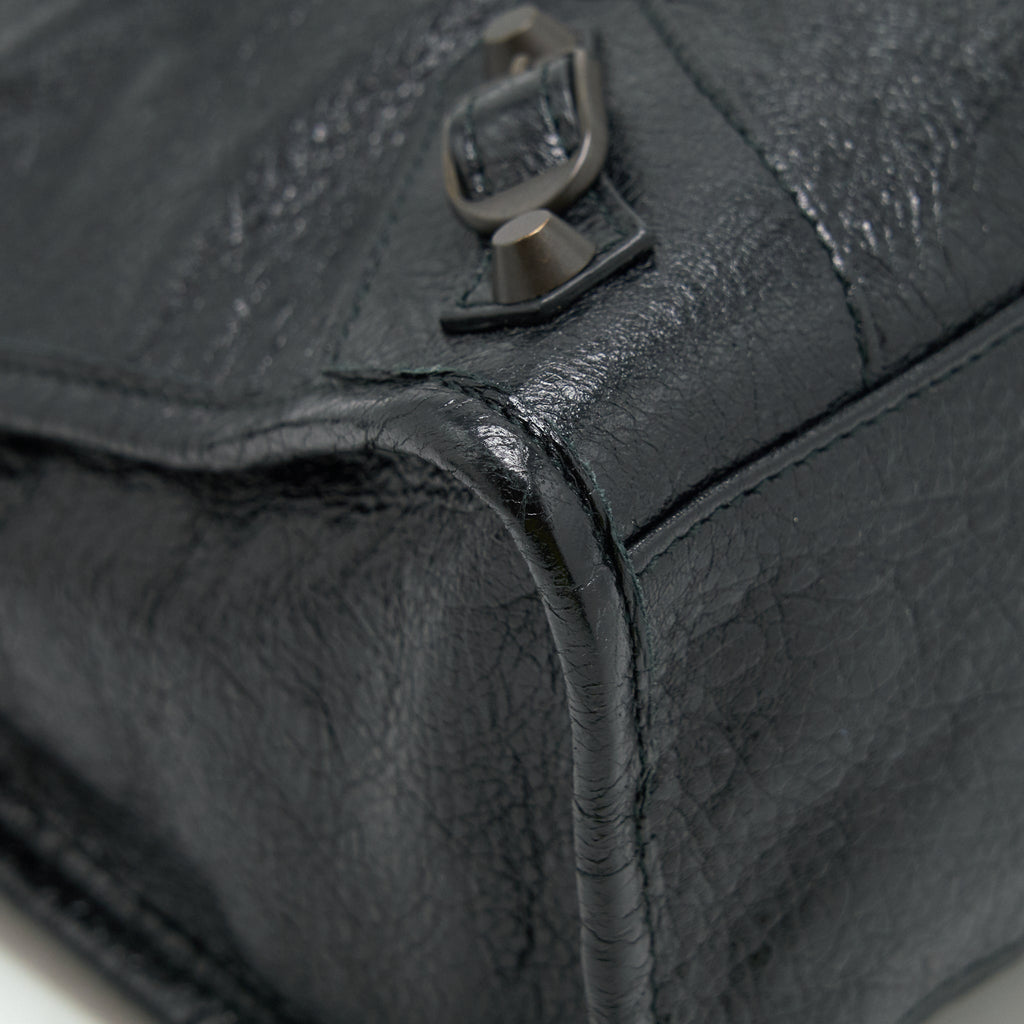 balenciaga-small-classic-city-crossbody-bag-black-with-logo-print-strap