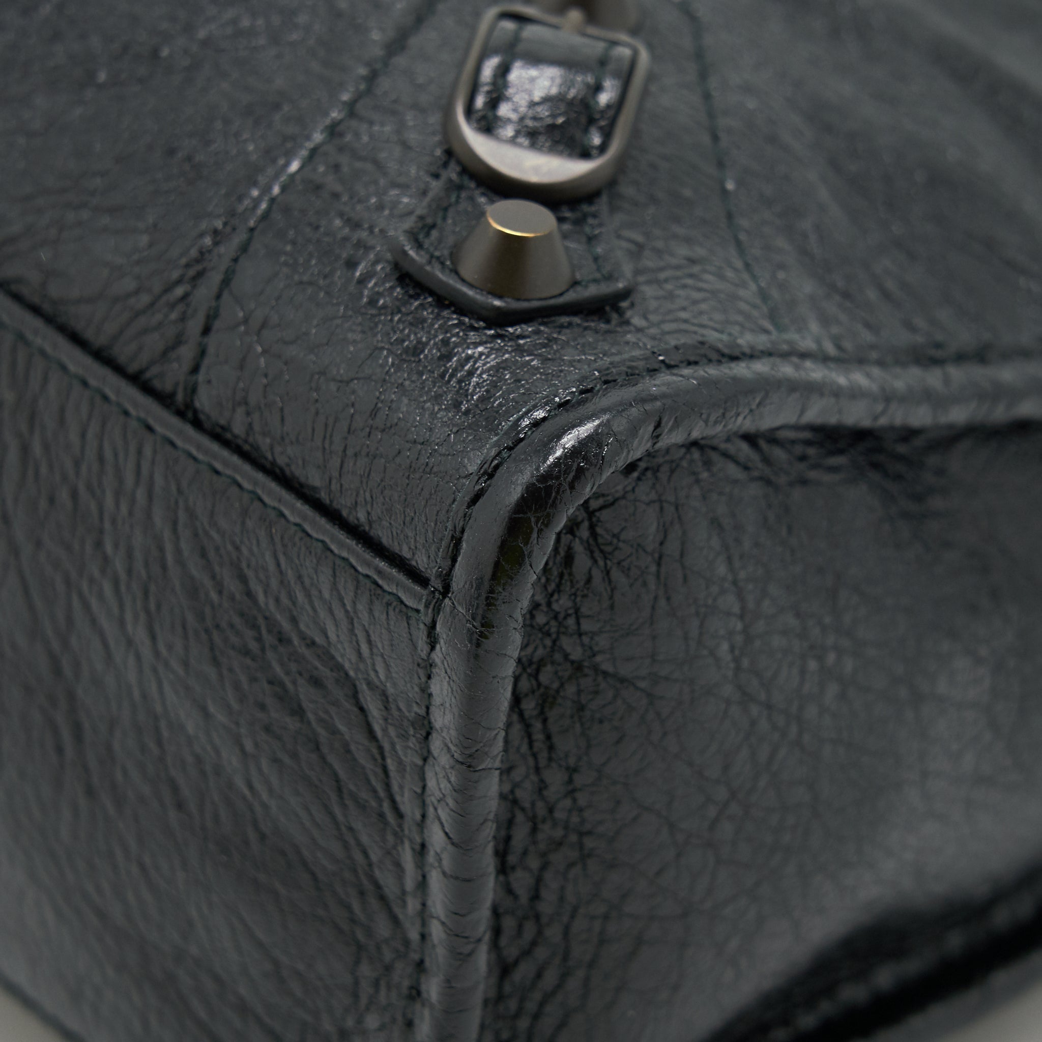 balenciaga-small-classic-city-crossbody-bag-black-with-logo-print-strap