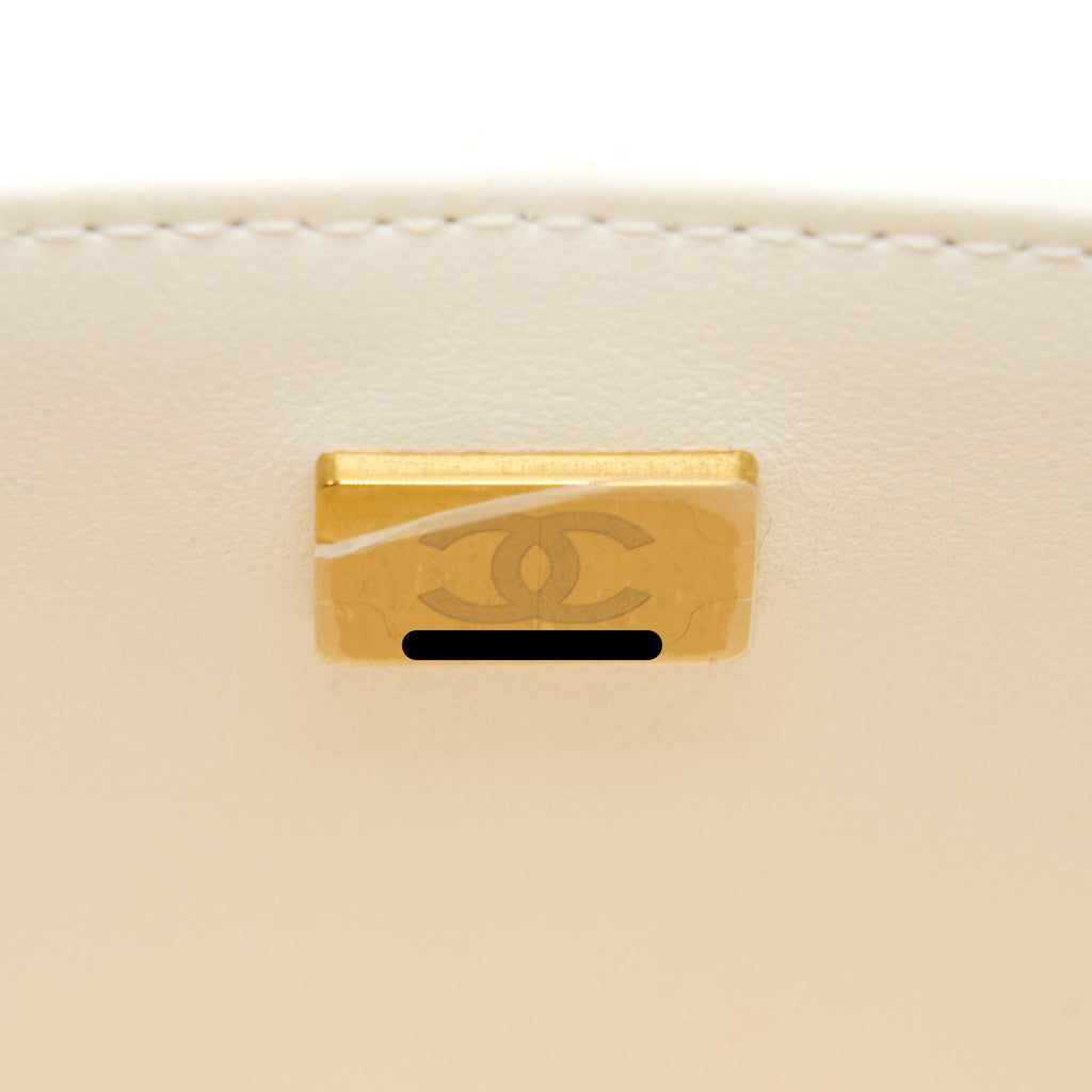 chanel-small-vanity-case-lambskin-white-lghw-microchip