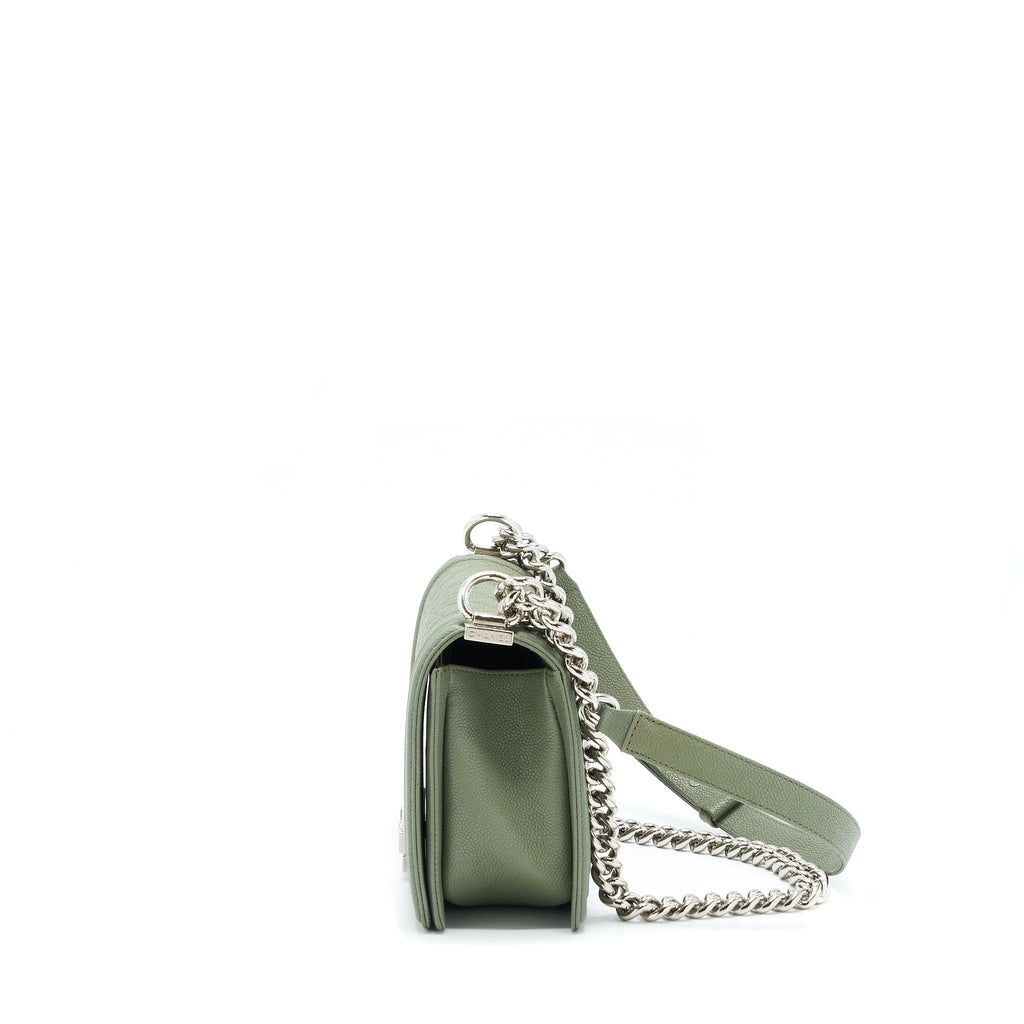 chanel-medium-boy-bag-caviar-light-green-shw