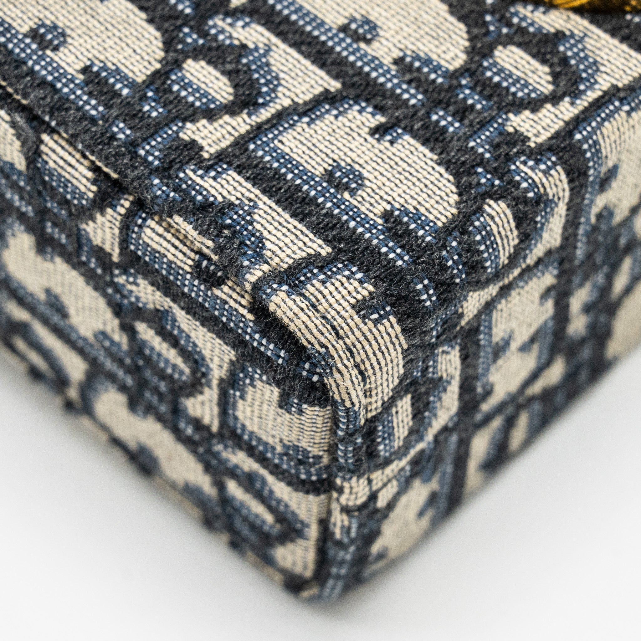 dior-30-montaigne-box-blue-oblique-jacquard-ghw-copy