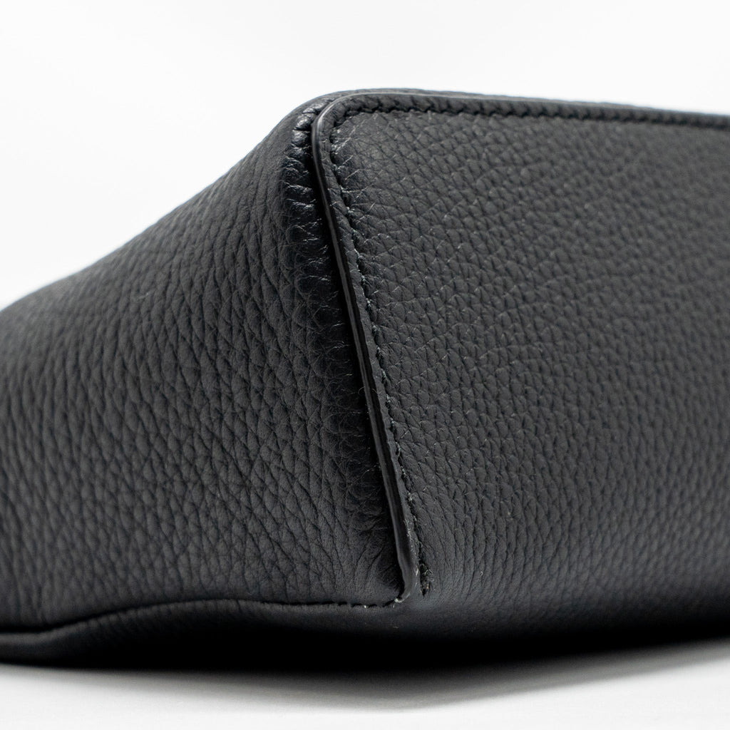 loro-piana-extra-pocket-l19-grained-calfskin-black-shw