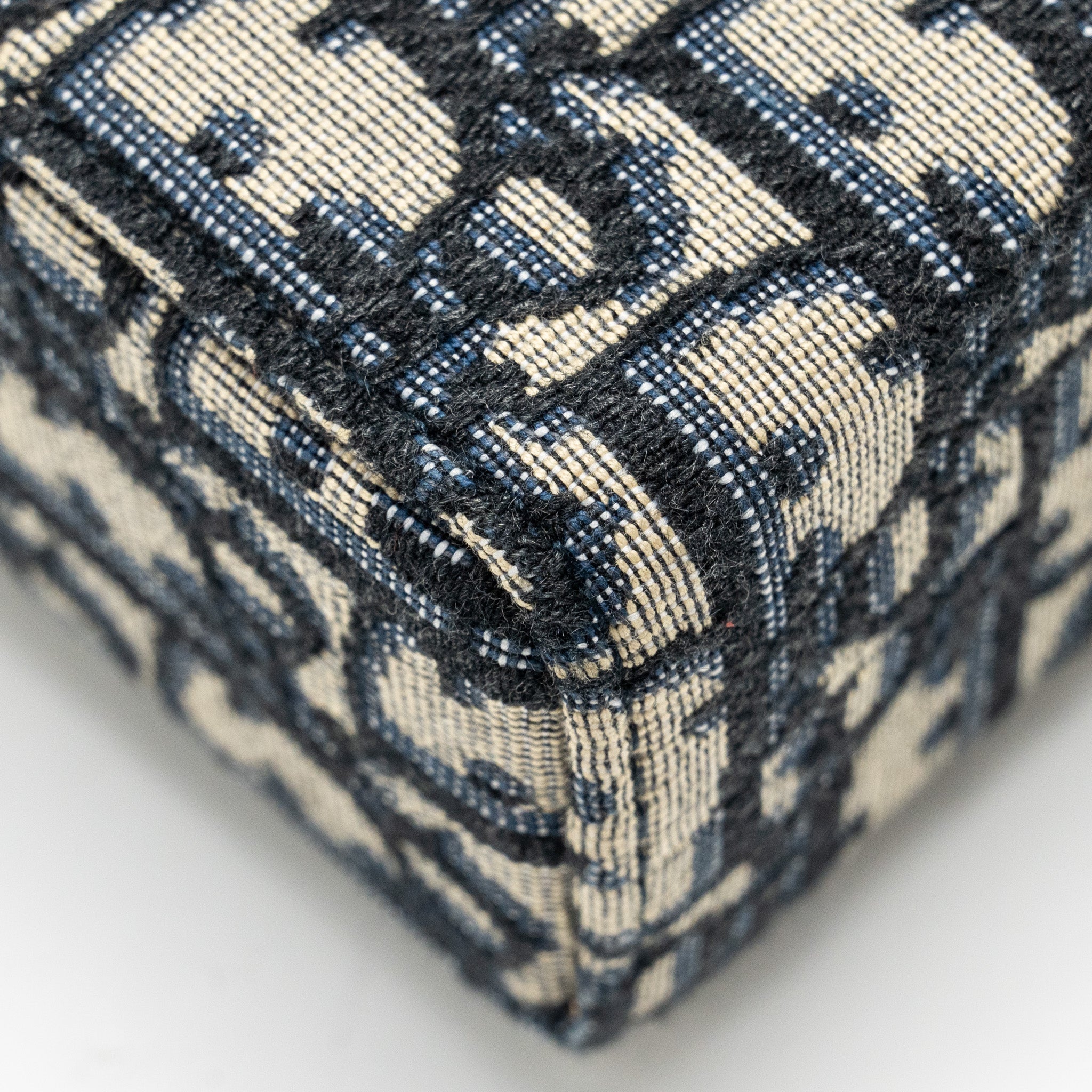 dior-30-montaigne-box-blue-oblique-jacquard-ghw-copy