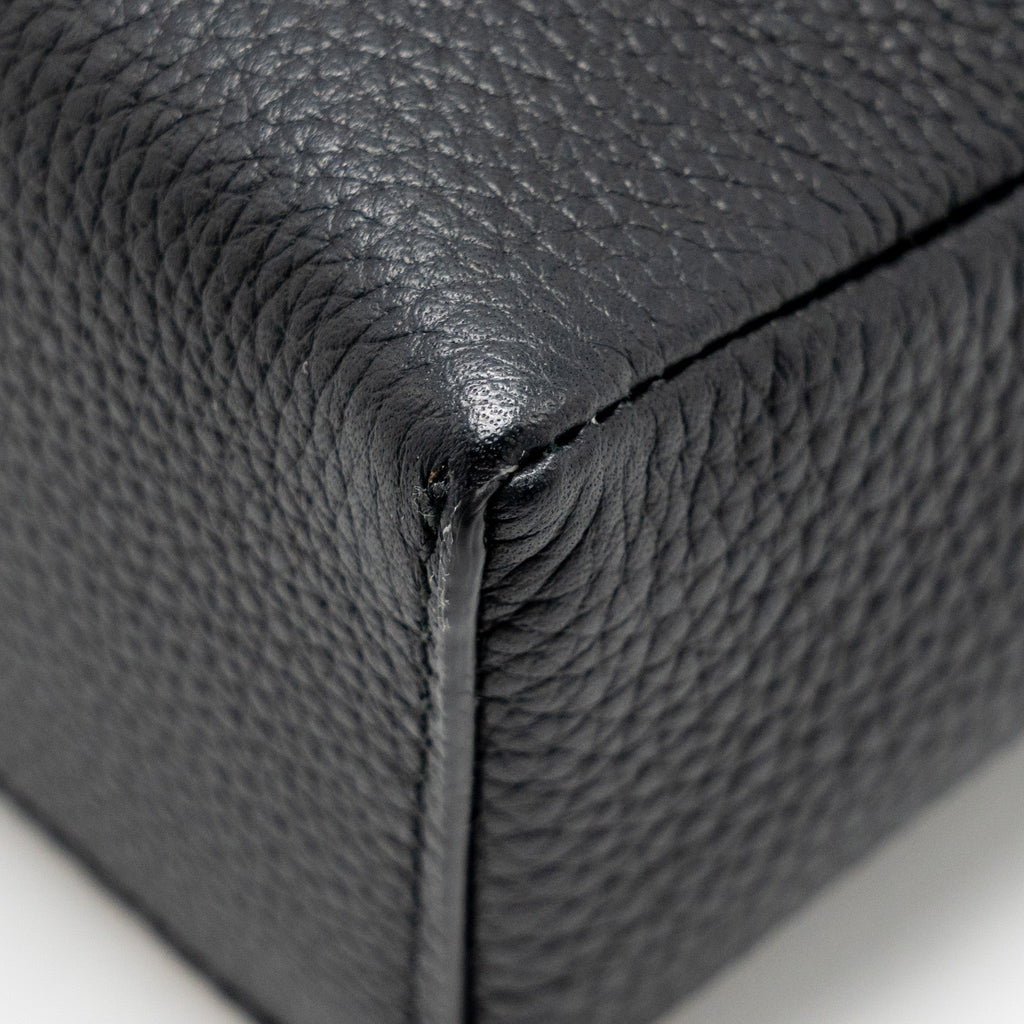 loro-piana-extra-pocket-l19-grained-calfskin-black-shw